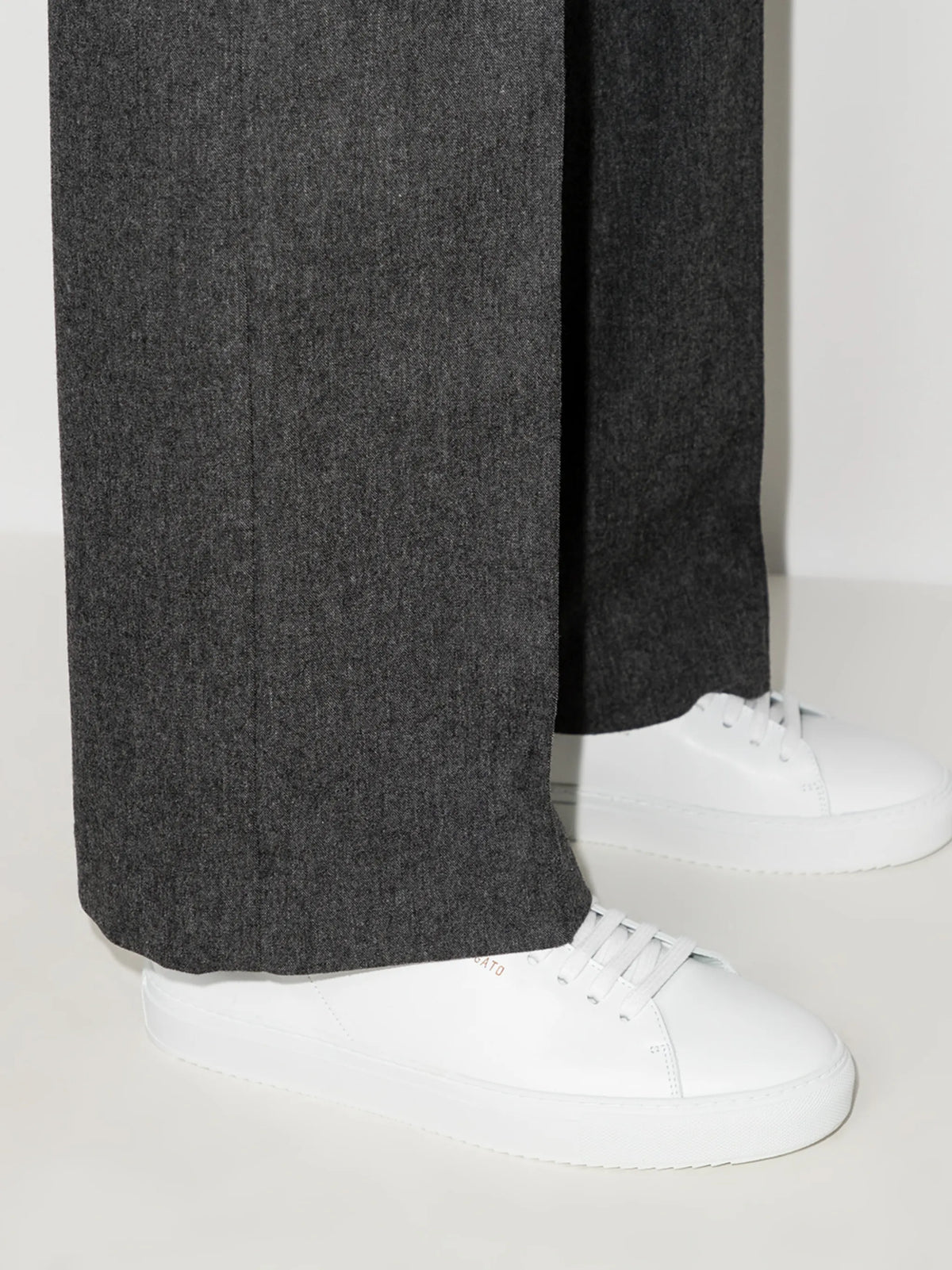 Clean 90 logo round-toe sneakers