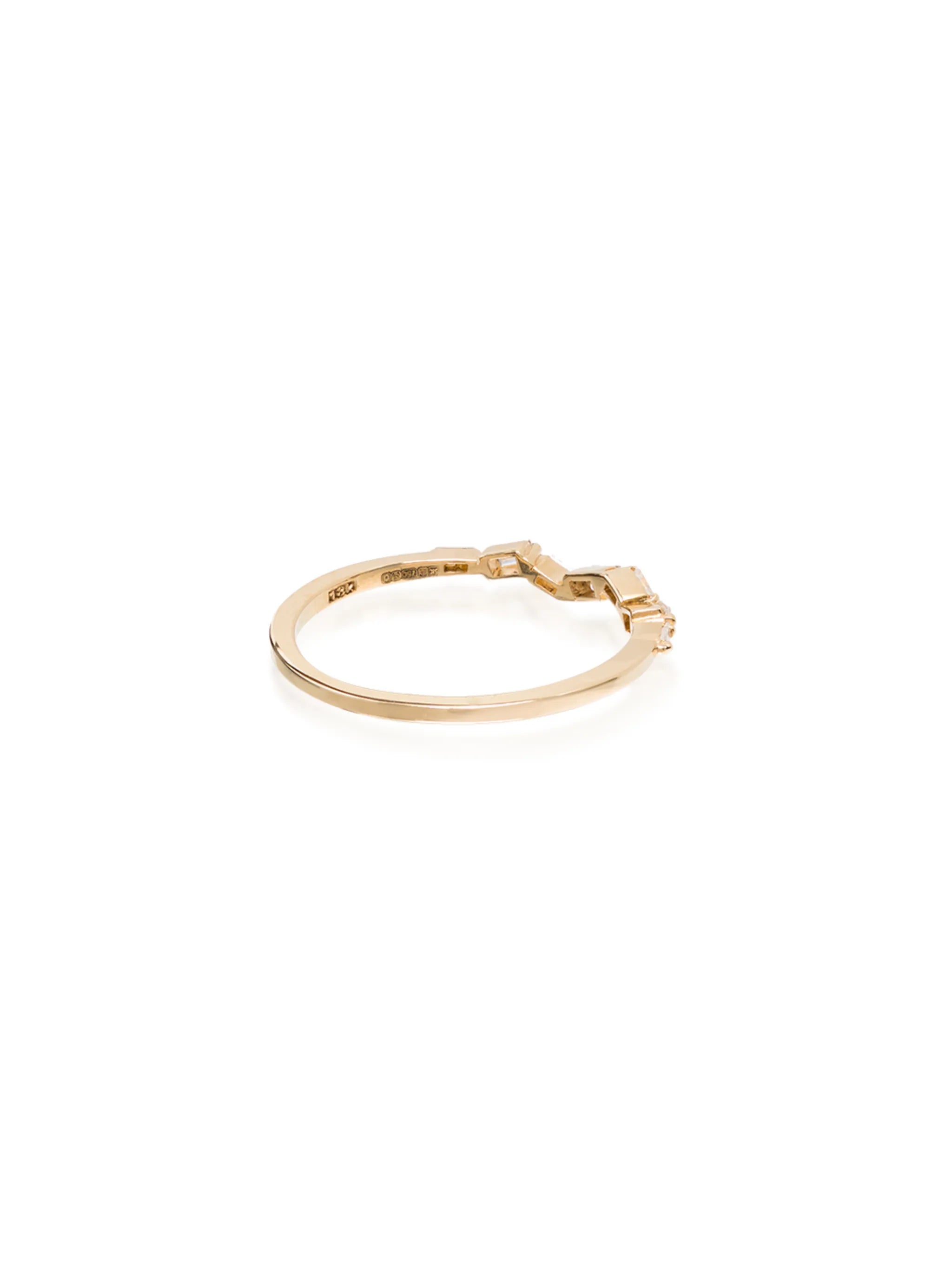 18kt yellow gold baguette diamond ring