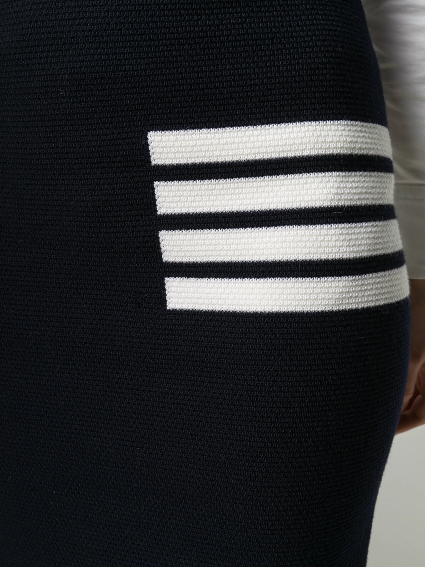 4-Bar knee-length skirt