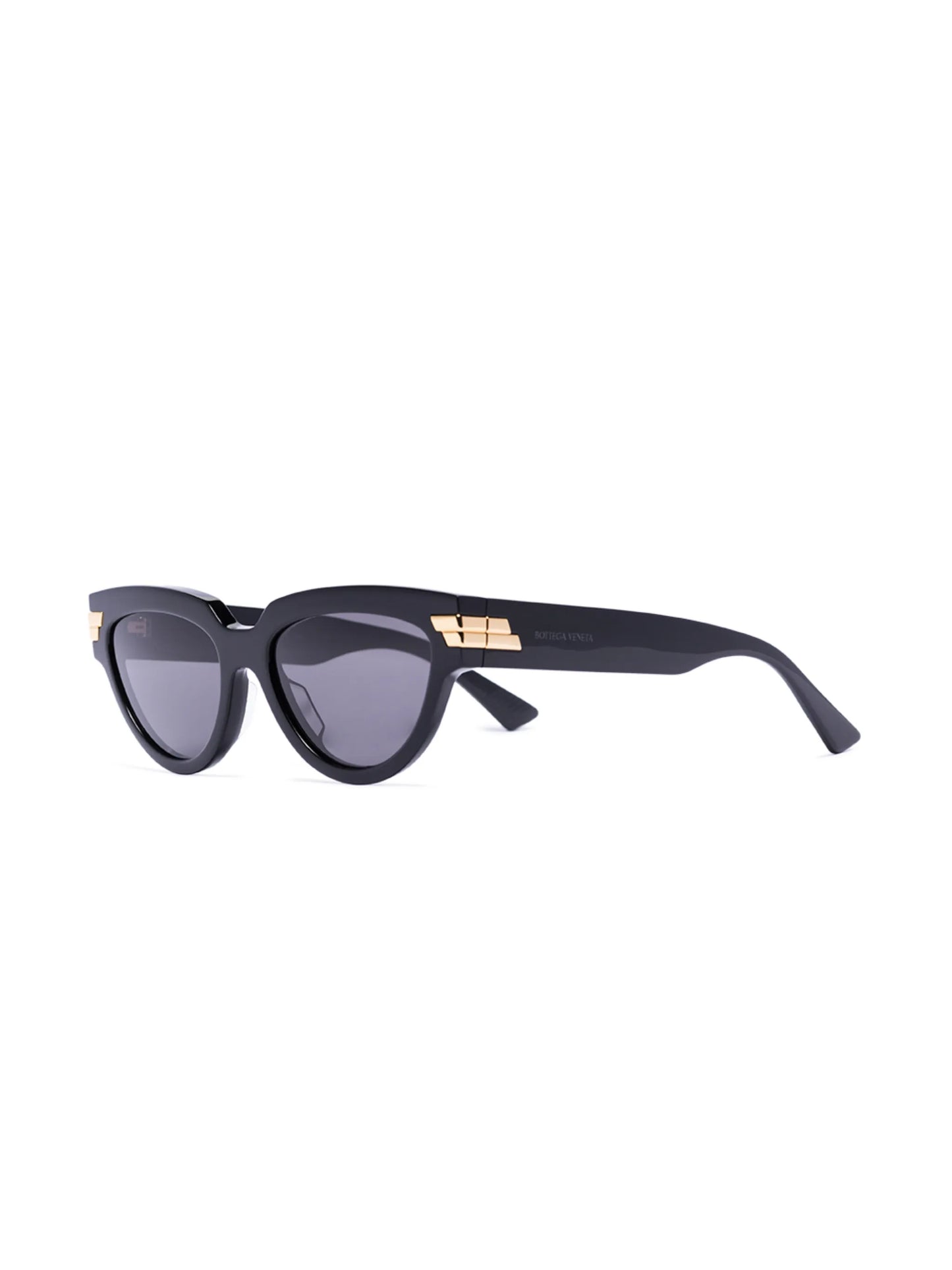 cat eye-frame sunglasses