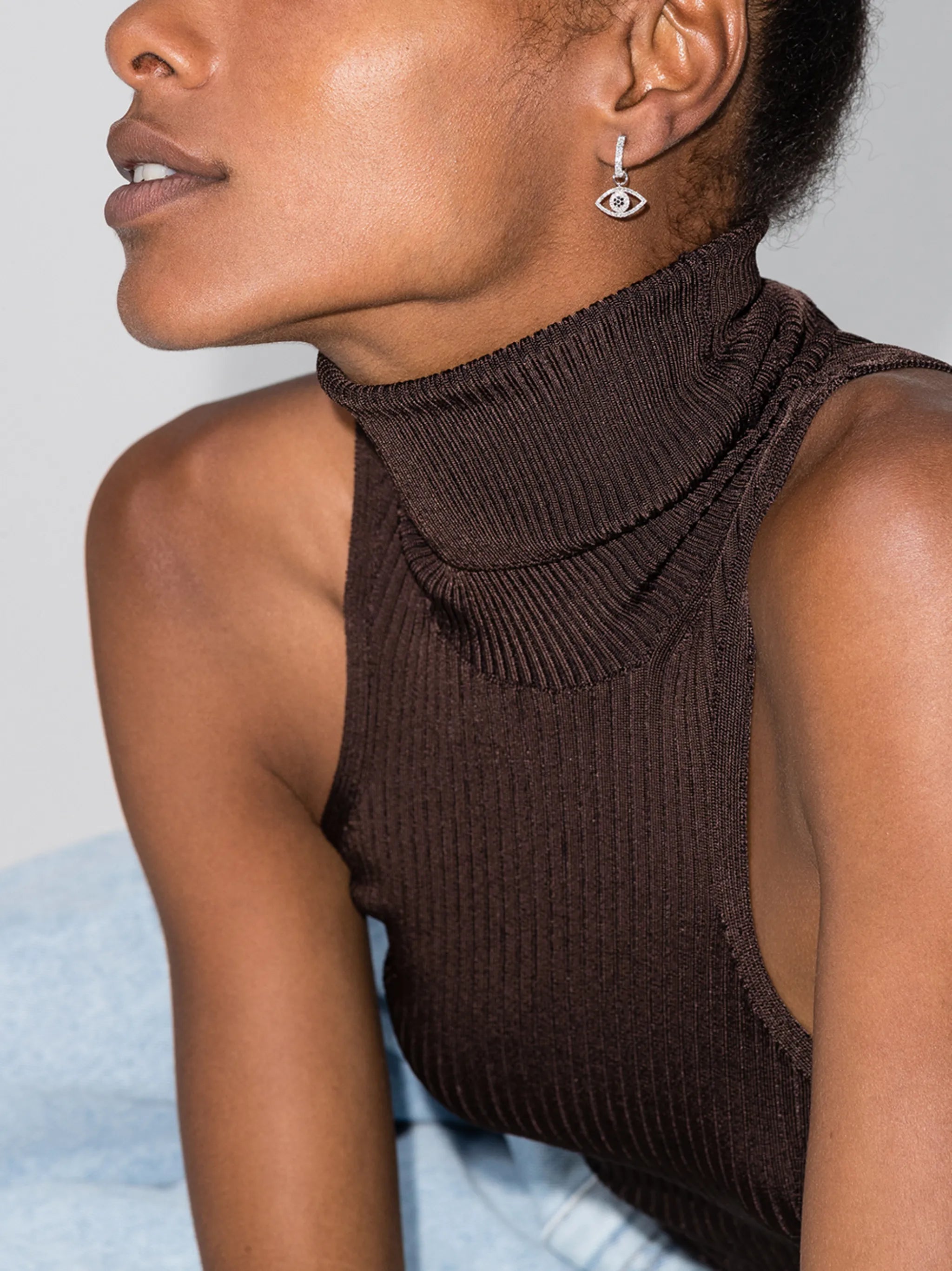 14kt white gold diamond-embellished eye charm