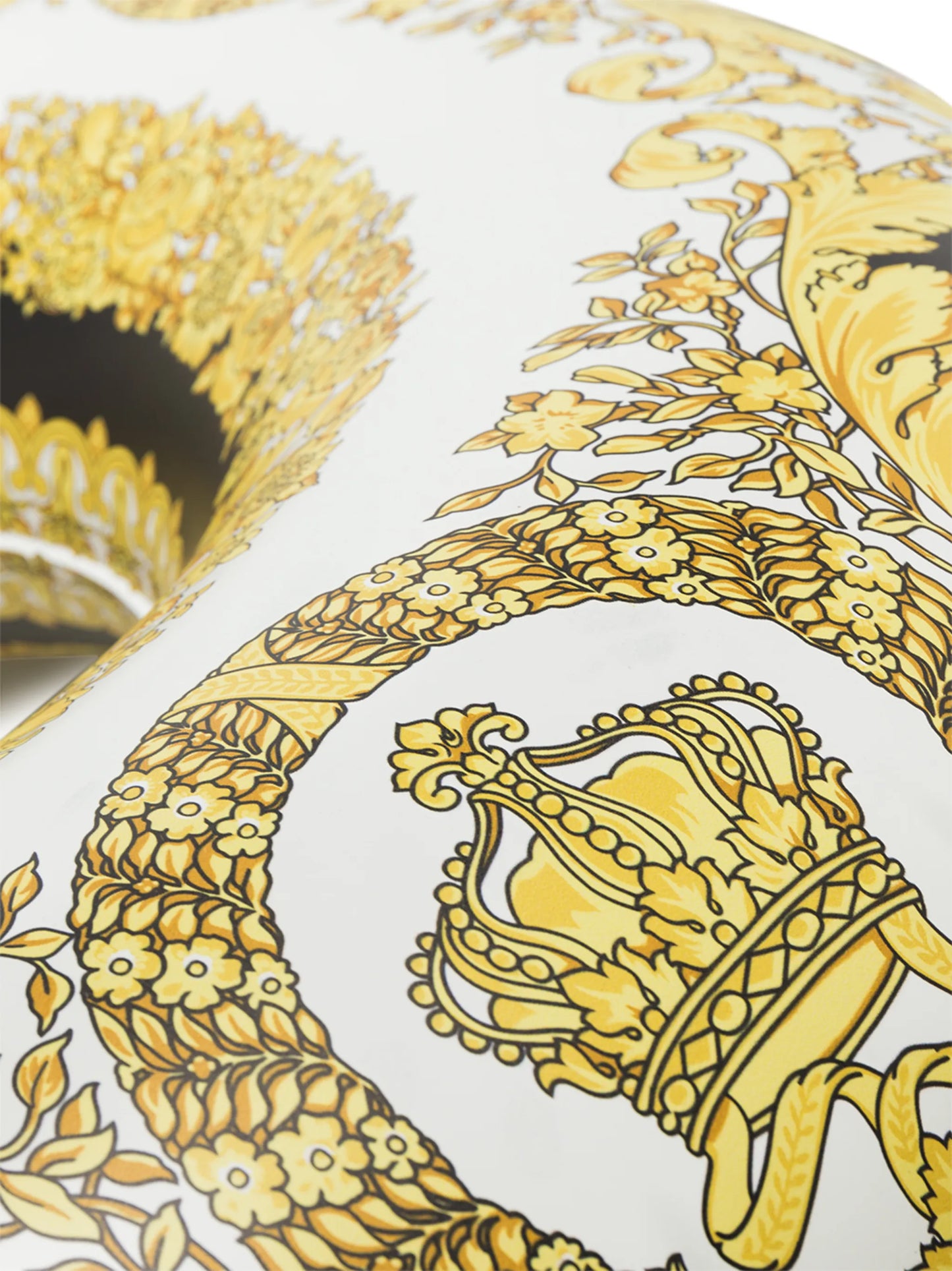 baroque-print inflatable ring