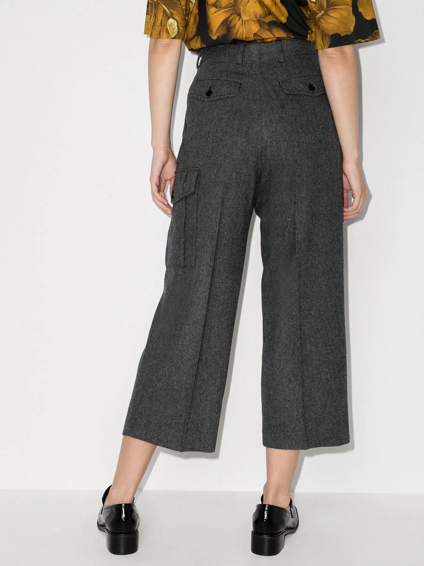 high-waist cropped trousers