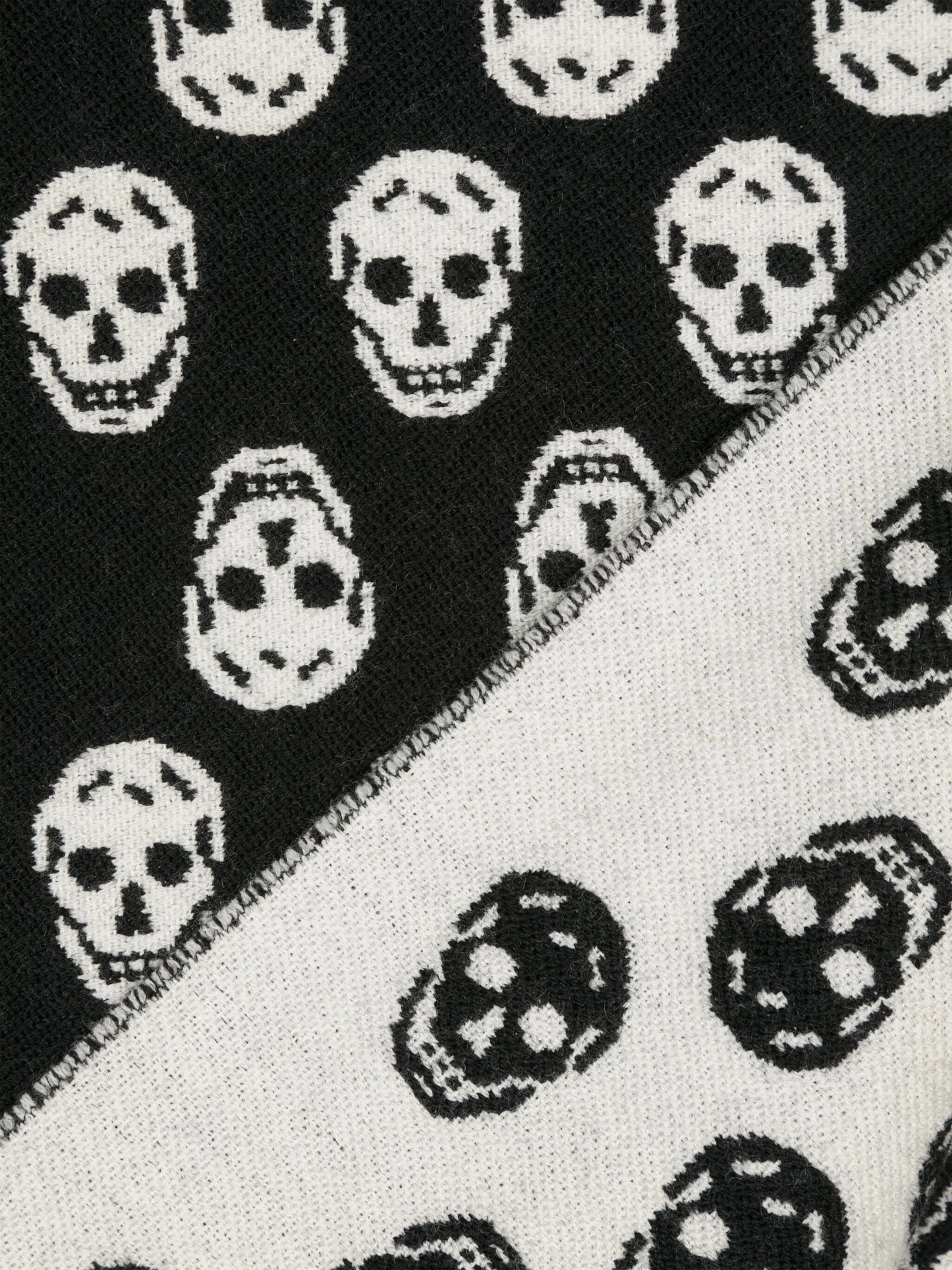 Skull-motif fringed scarf
