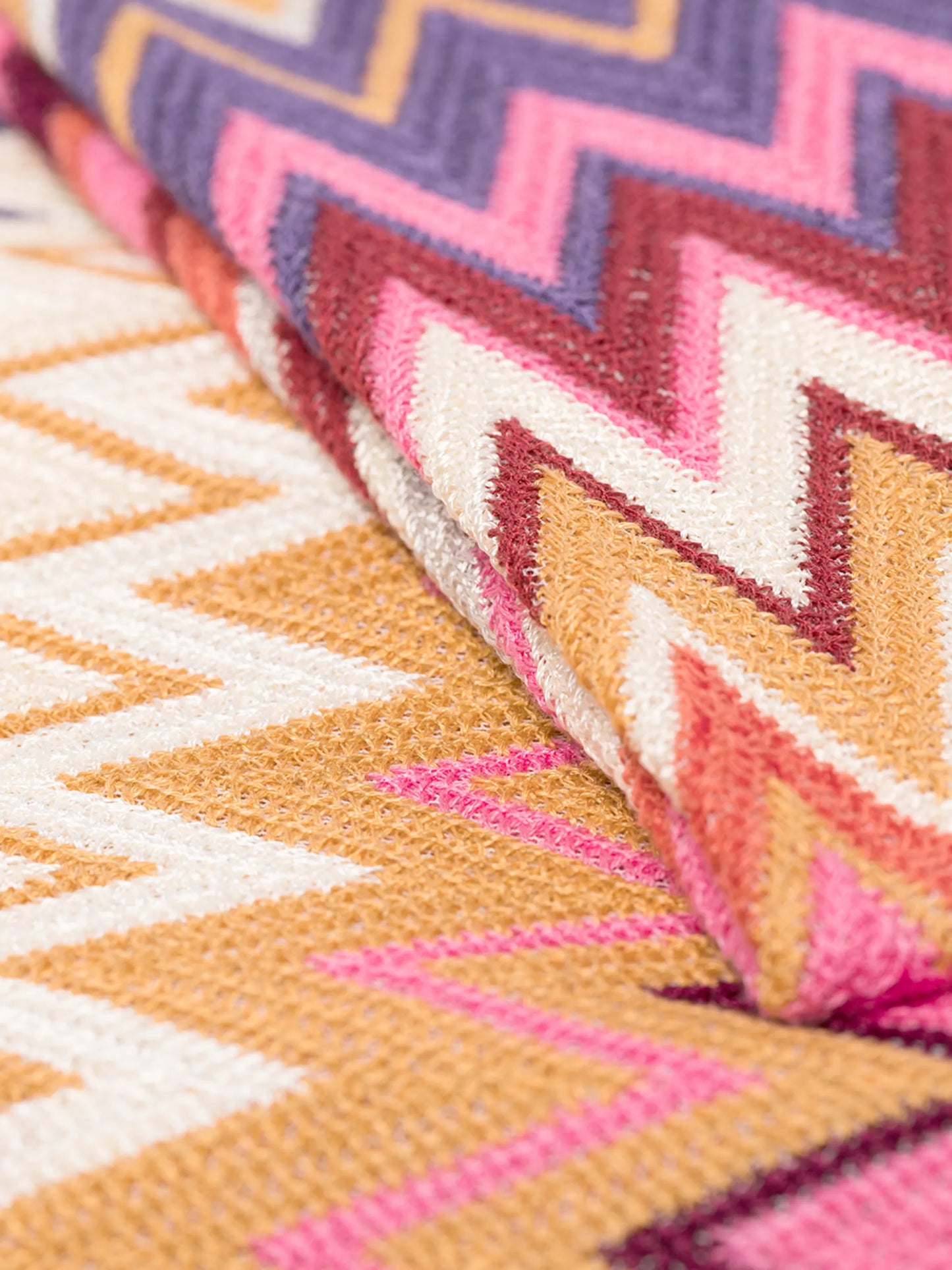 Margot zig-zag throw