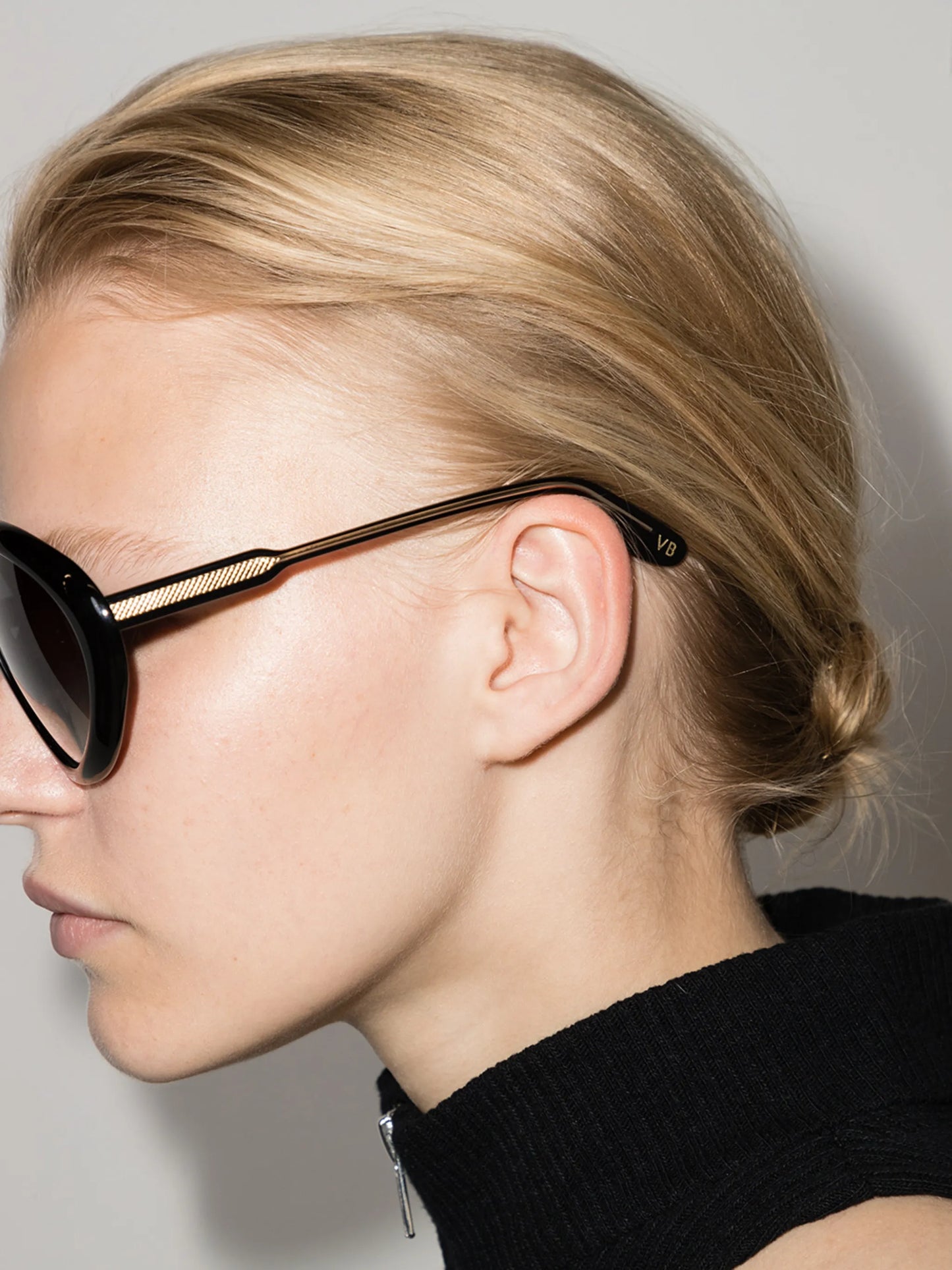 oversized butterfly-frame sunglasses
