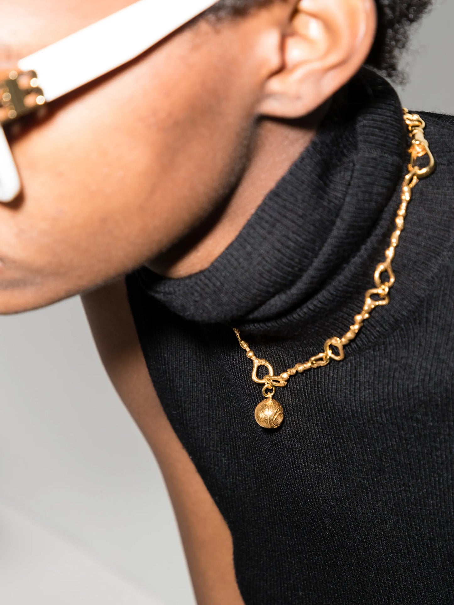 circular pendant necklace