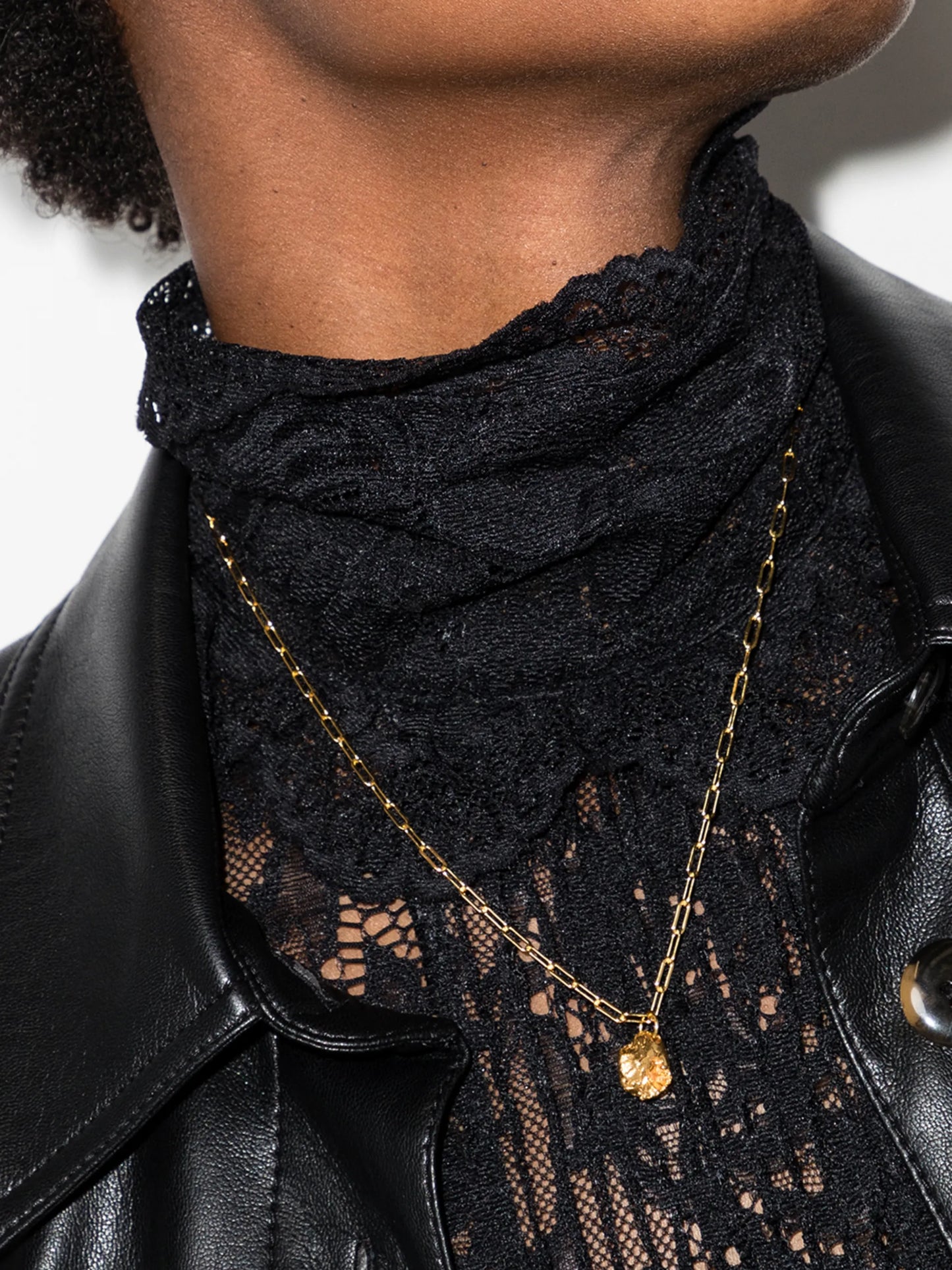 The Crescendo pendant necklace