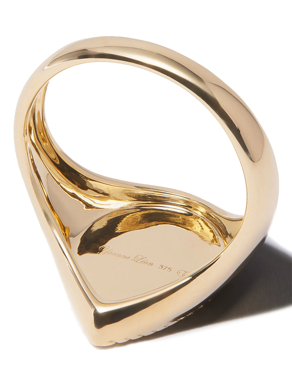 pear-shaped signet ring, mother-of-pearl, yellow gold