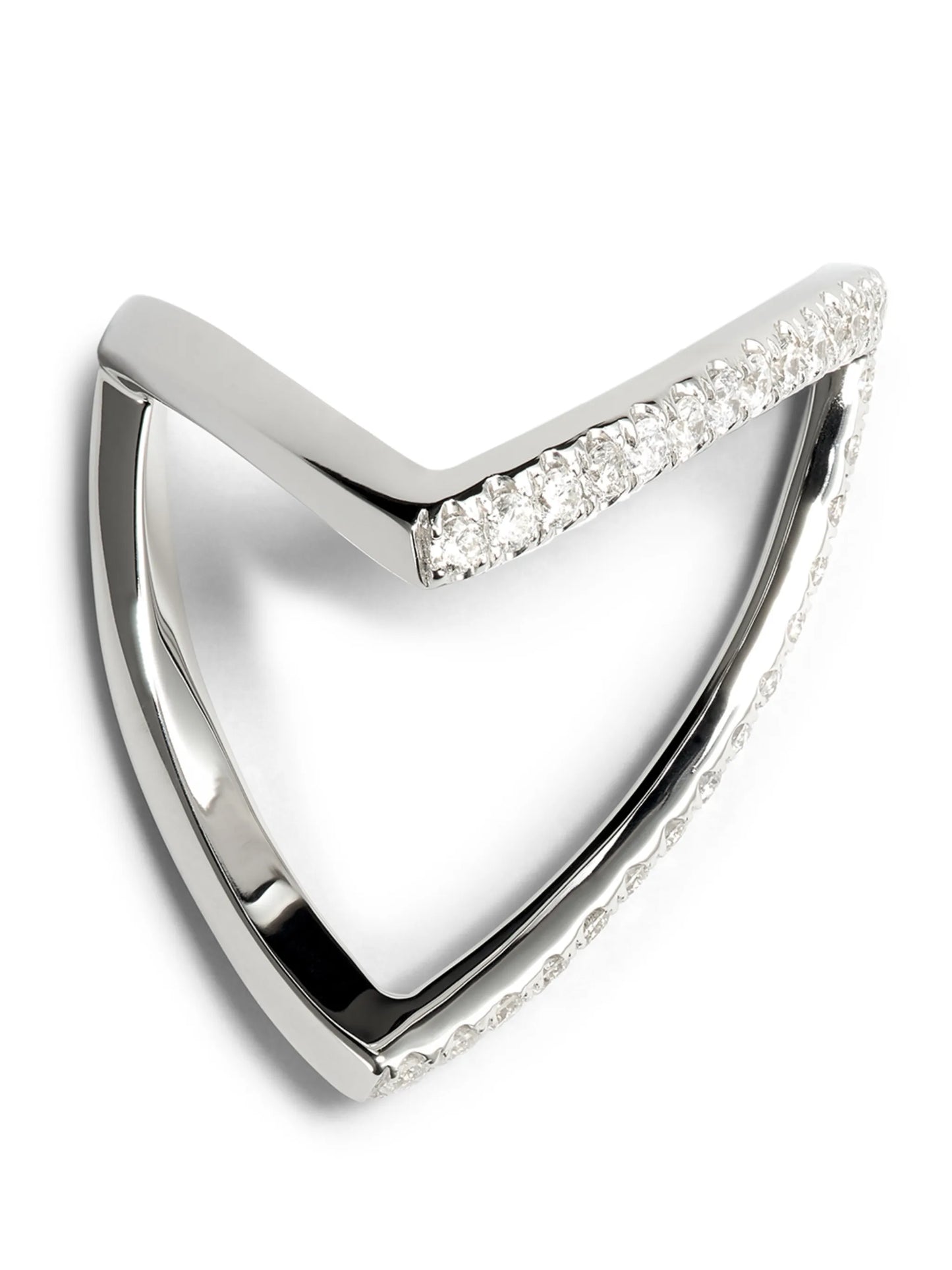 18K white gold diamond ring