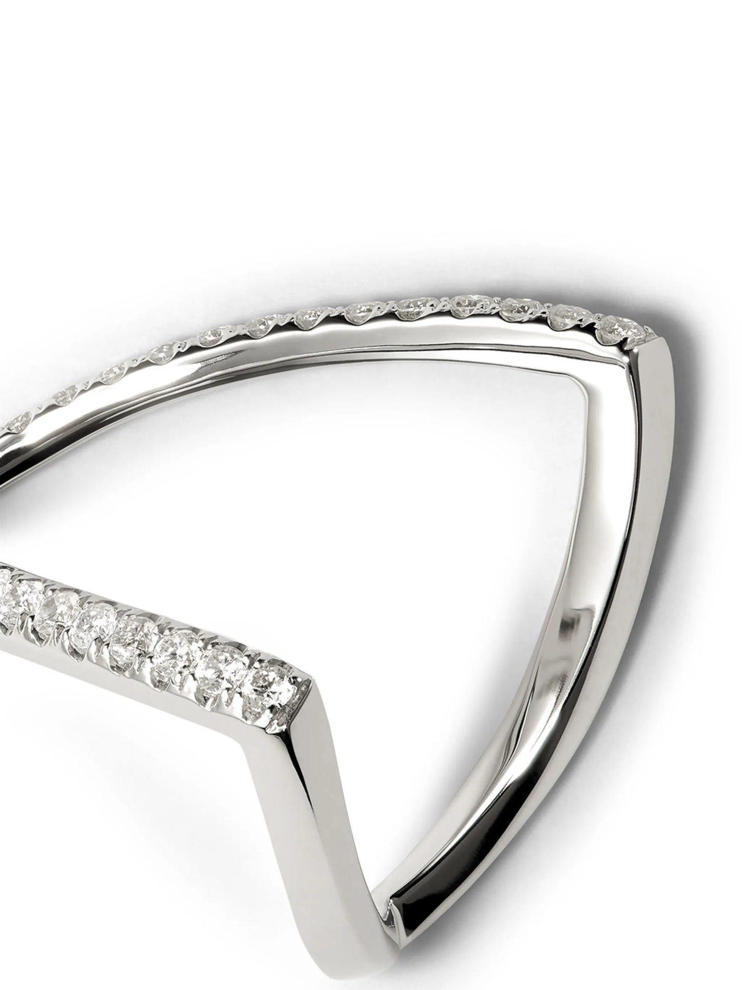 18K white gold diamond ring