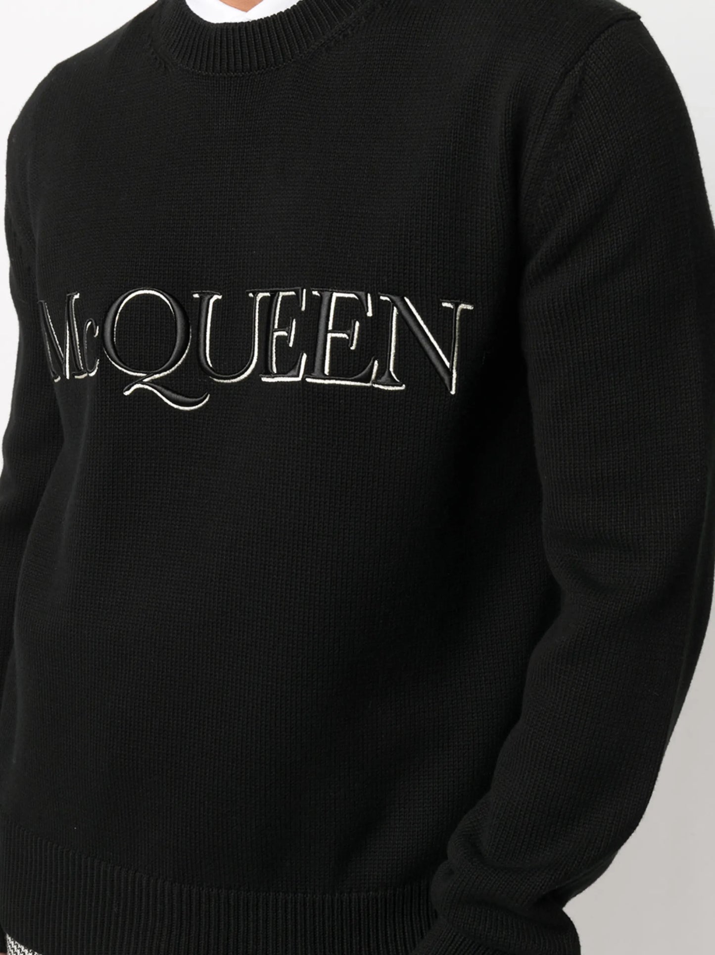 logo-embroidered knitted jumper
