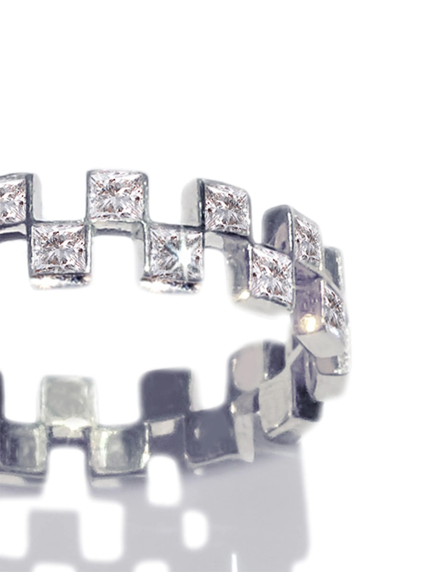 18kt white gold and diamond Anerise ring
