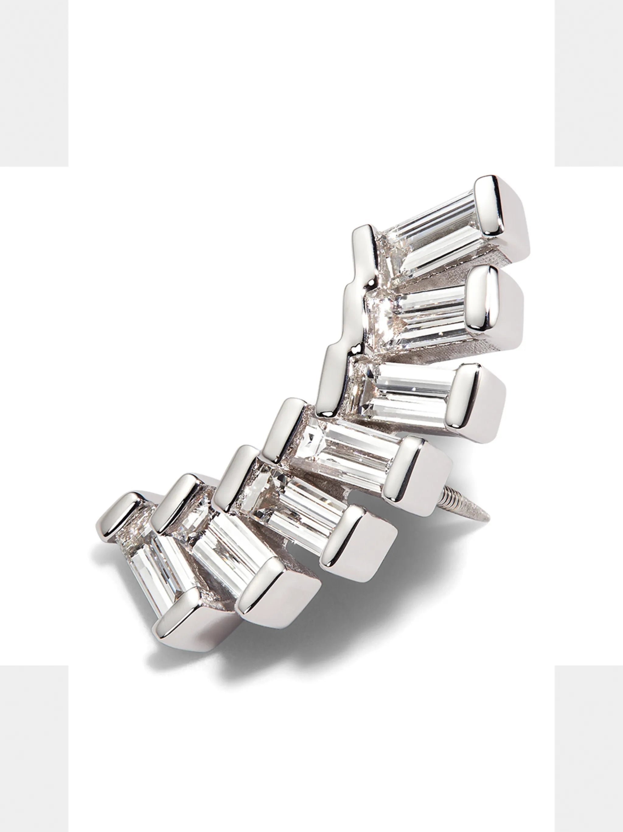 18K white gold Baguette diamond earring