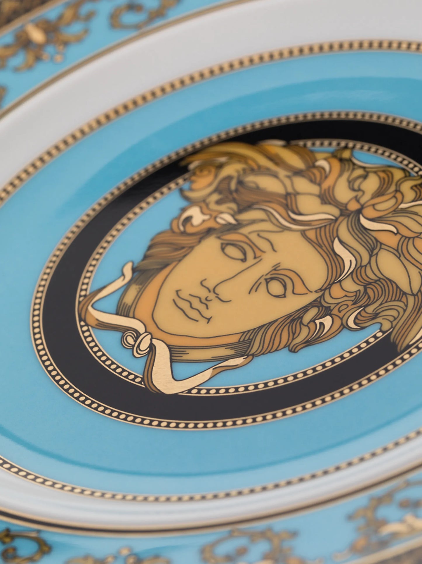 Medusa Celeste plate (18cm)