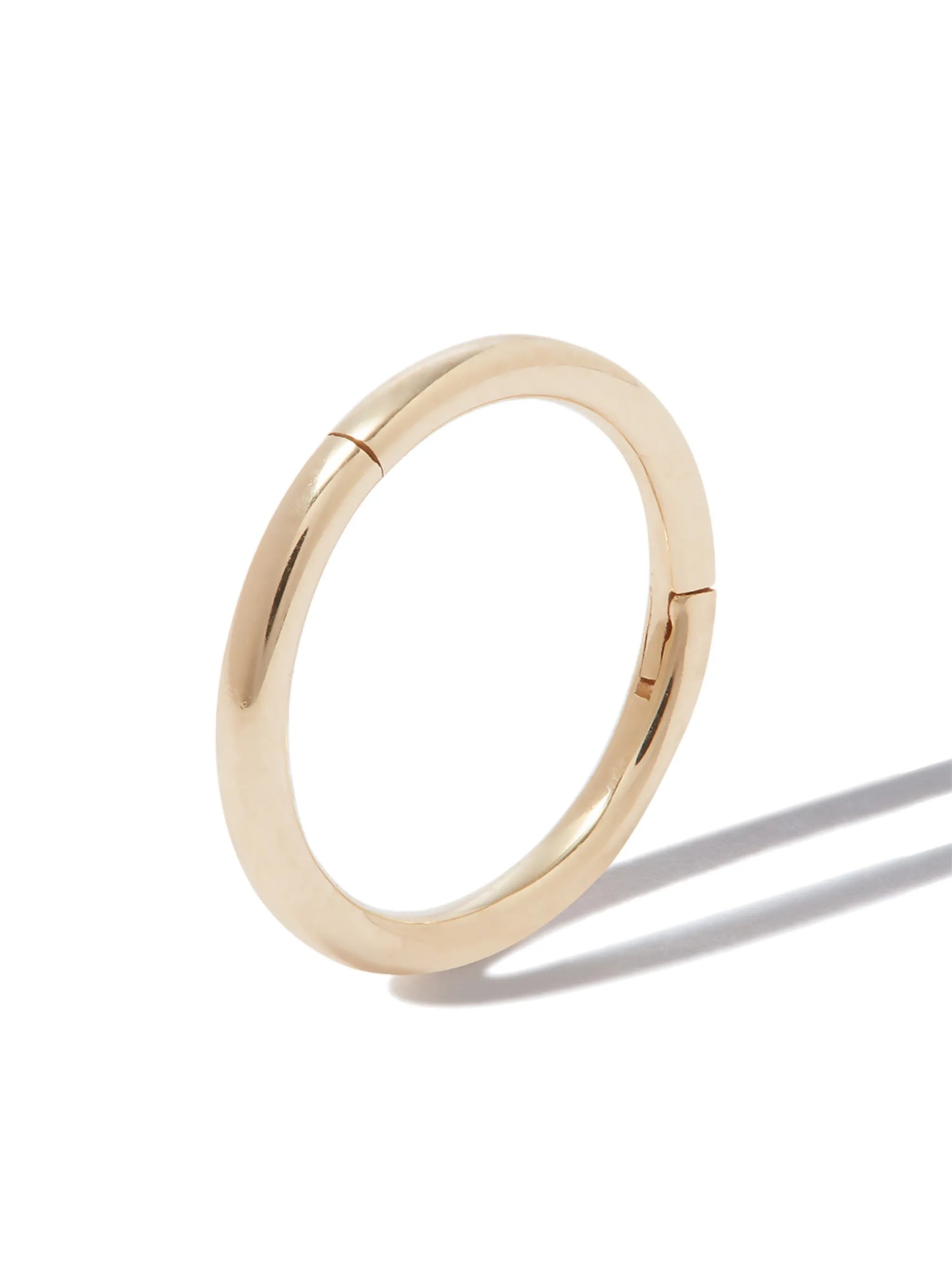 18kt yellow gold plain single huggie earring