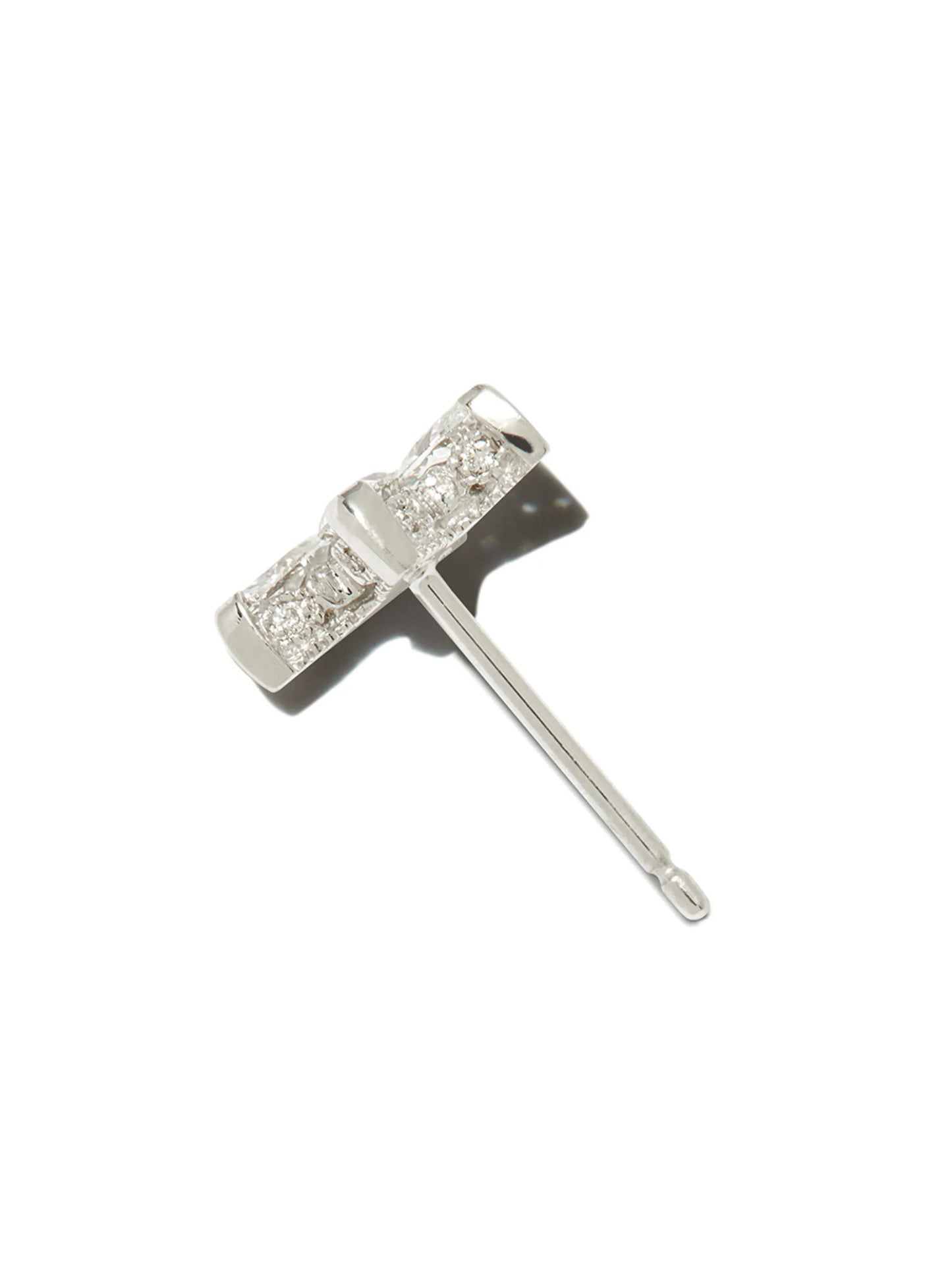18kt white gold Engraved Lotus earring