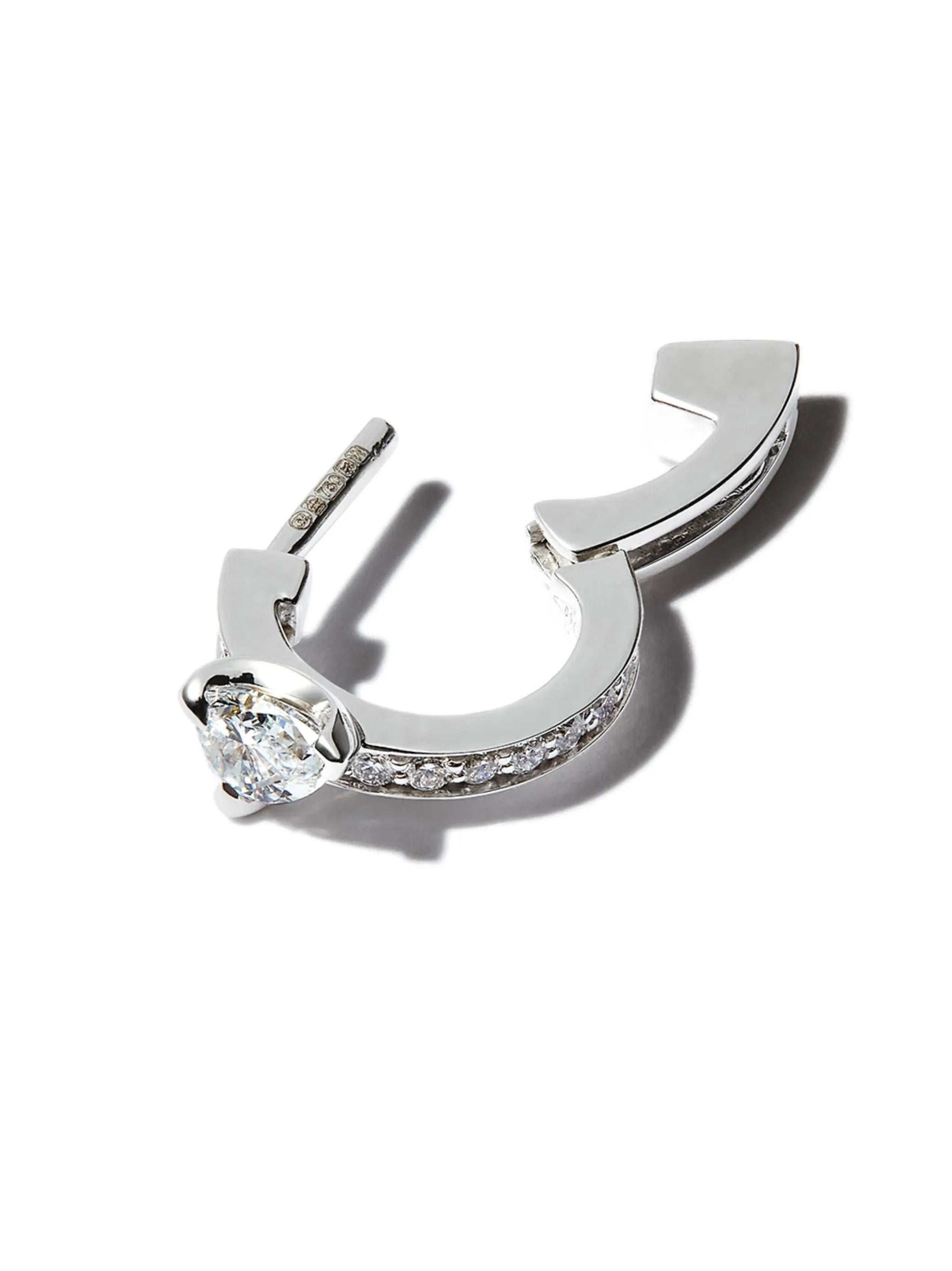 18K white gold Serti Sur Vide diamond earring