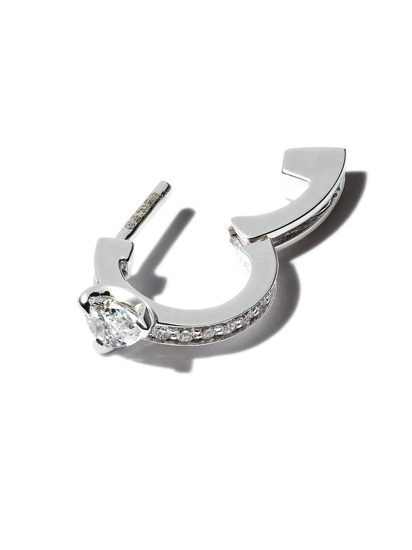 18K white gold Serti Sur Vide diamond earring