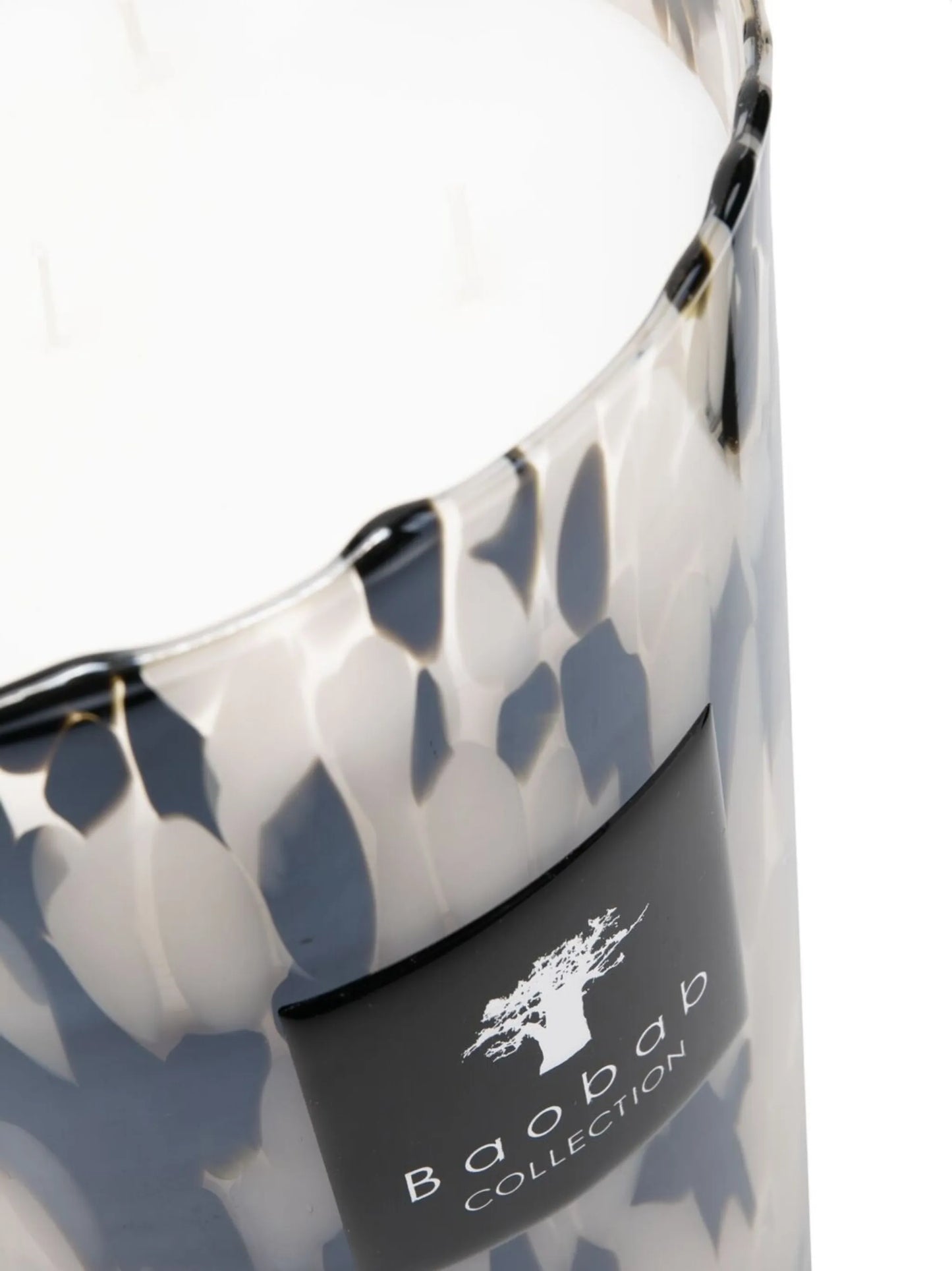 Pearls Max 24 scented candle
