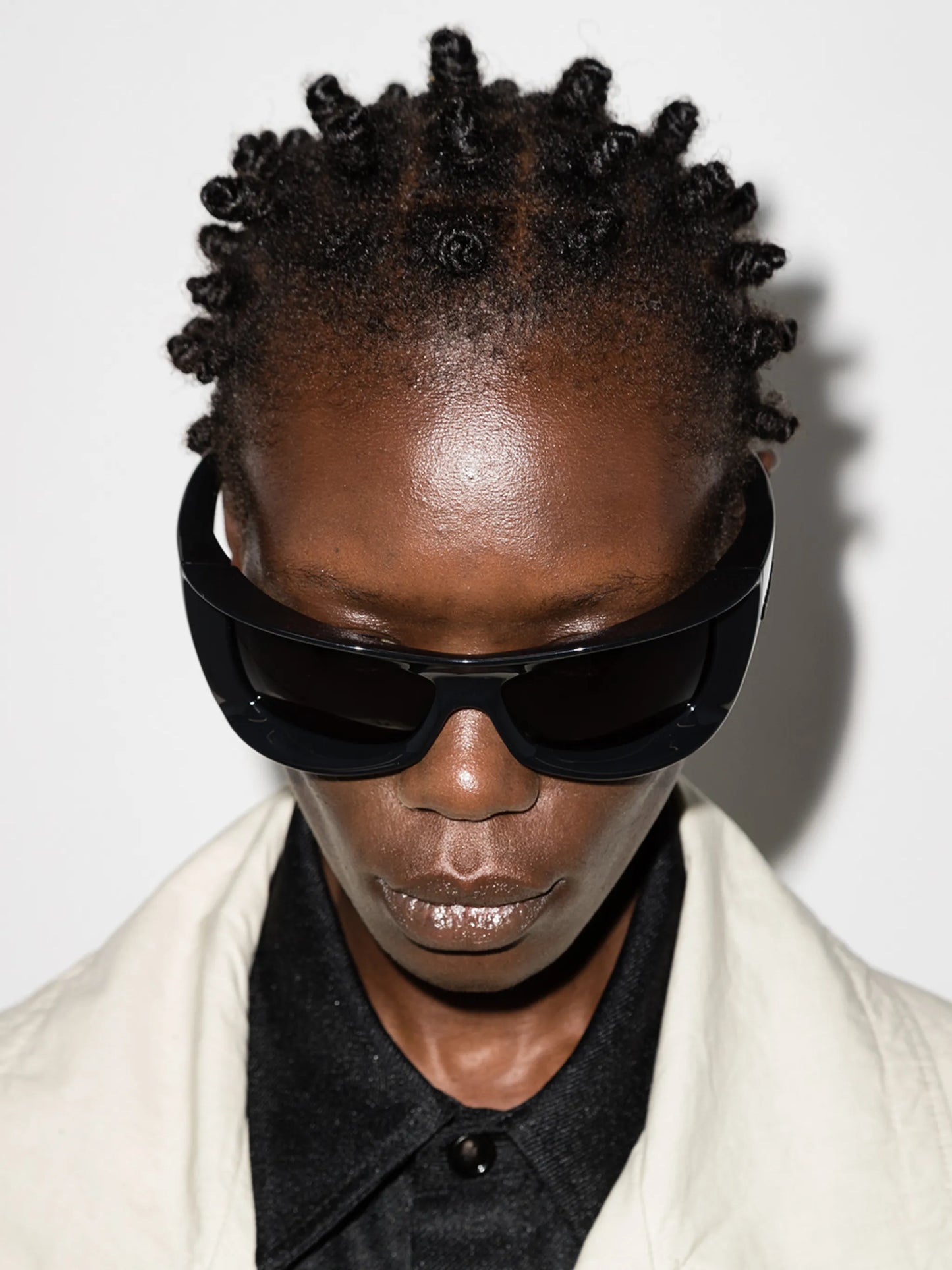 Stretched rectangle-frame sunglasses