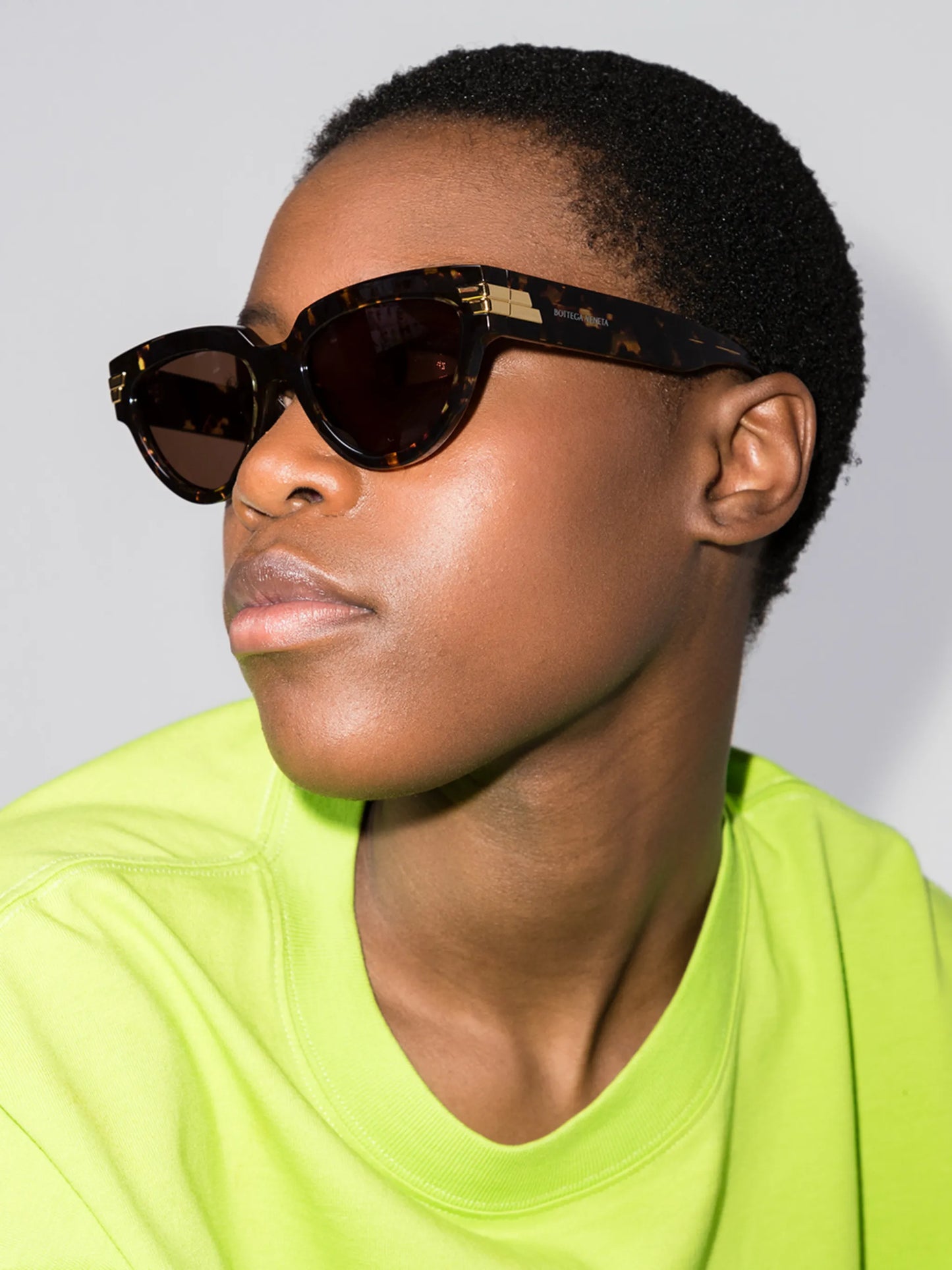 tortoiseshell-effect cat-eye sunglasses
