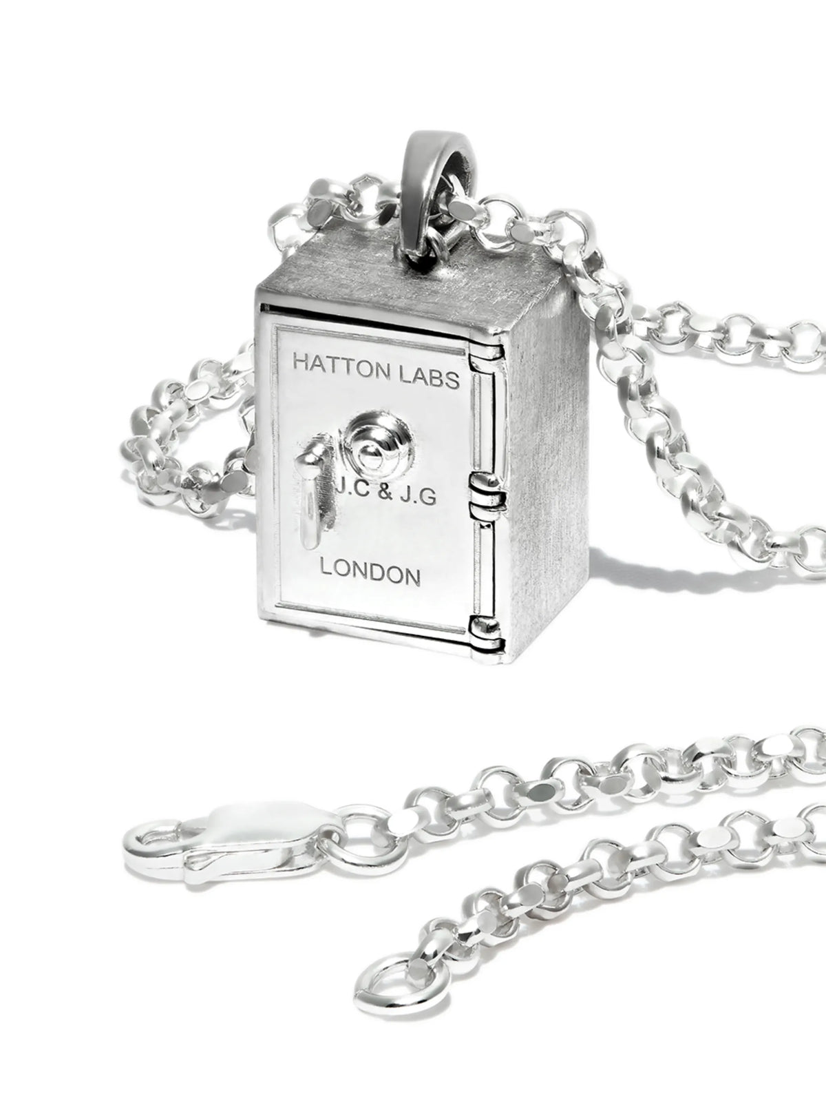 Safe-pendant chain necklace