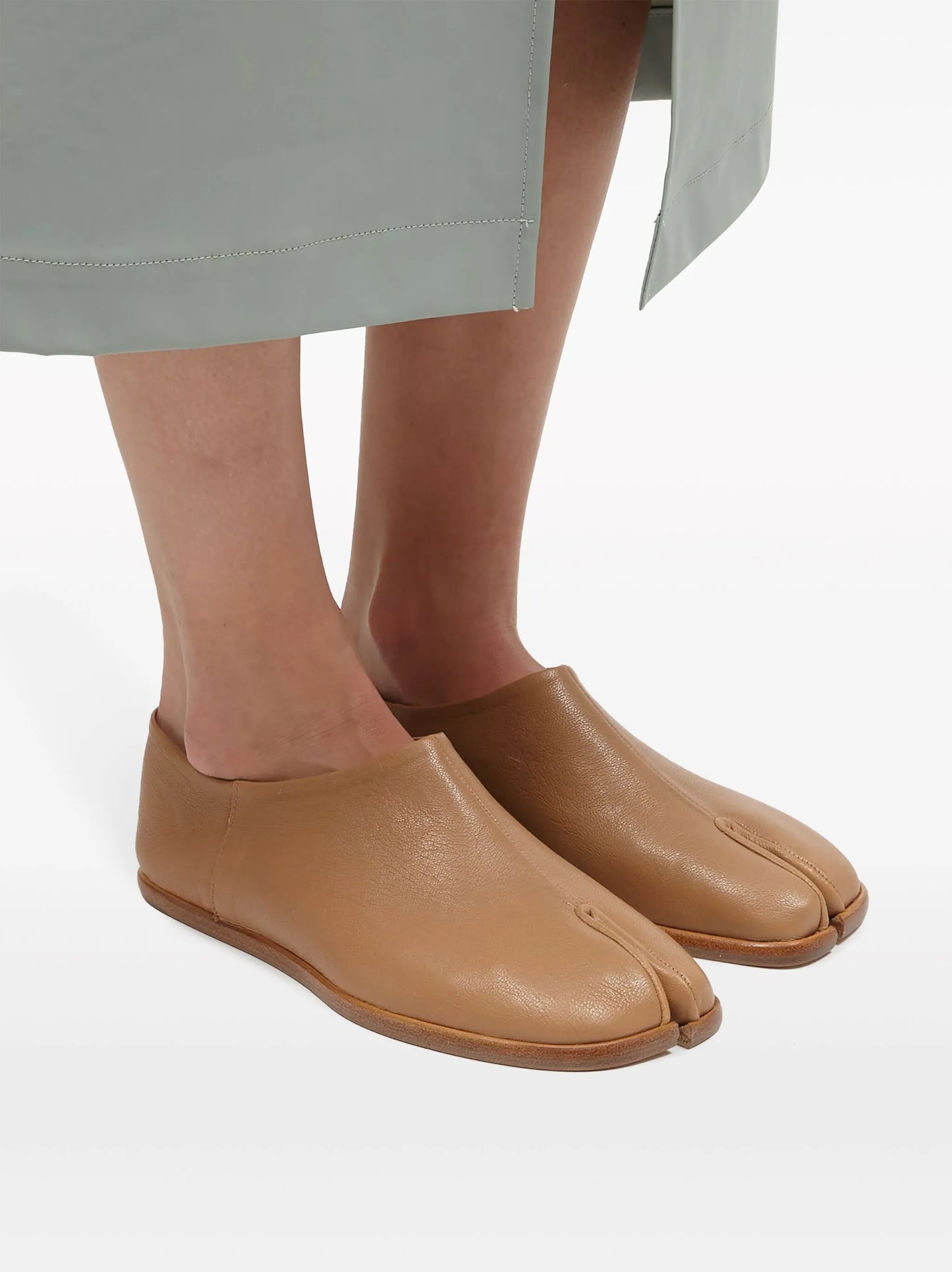 Tabi leather babouche shoes