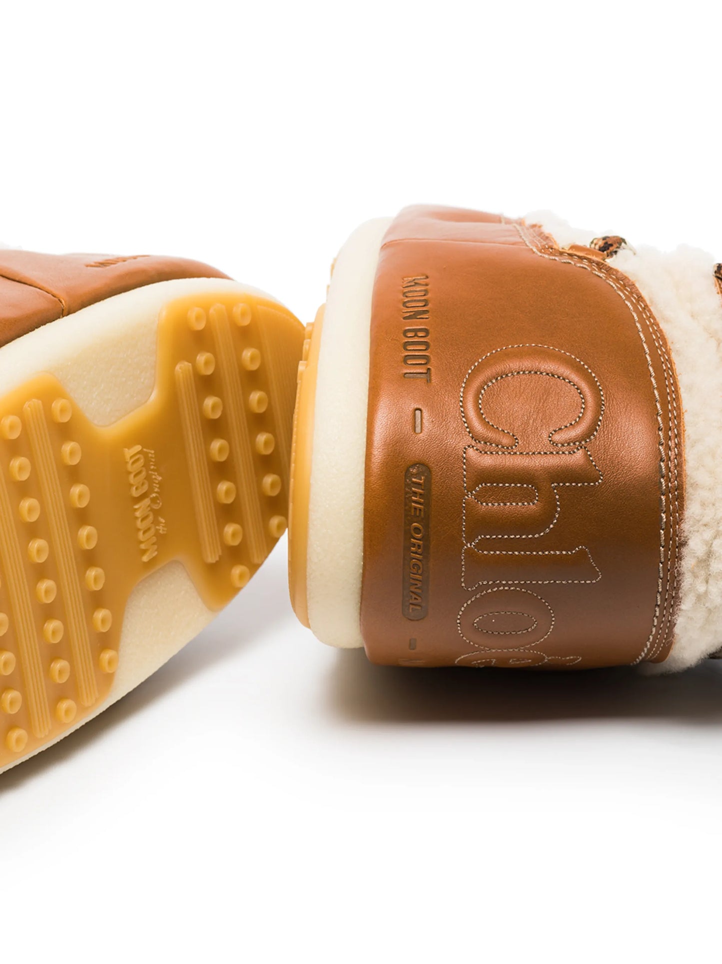 x Moon Boot snow boots
