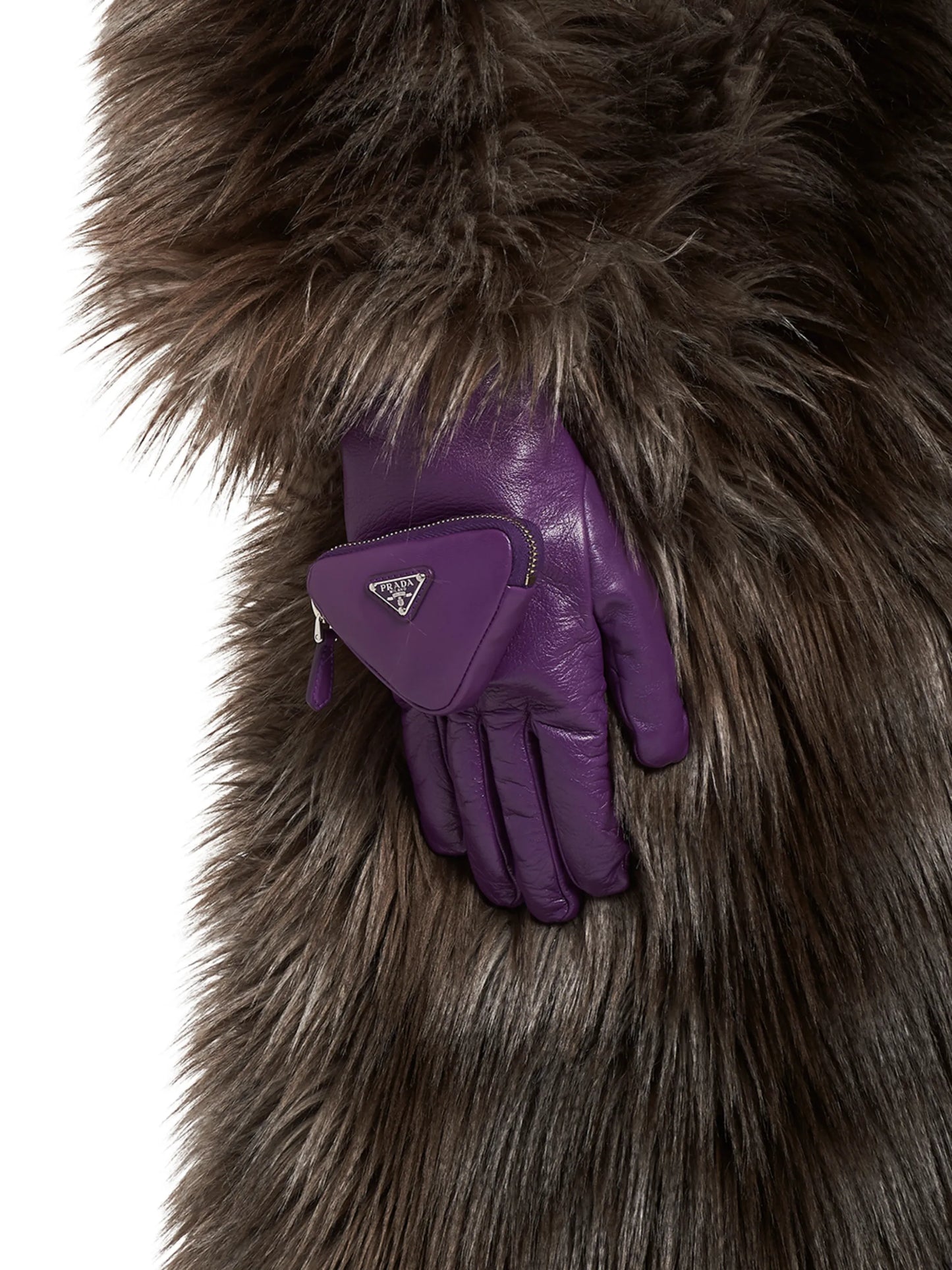 zipped pouch short gloves
