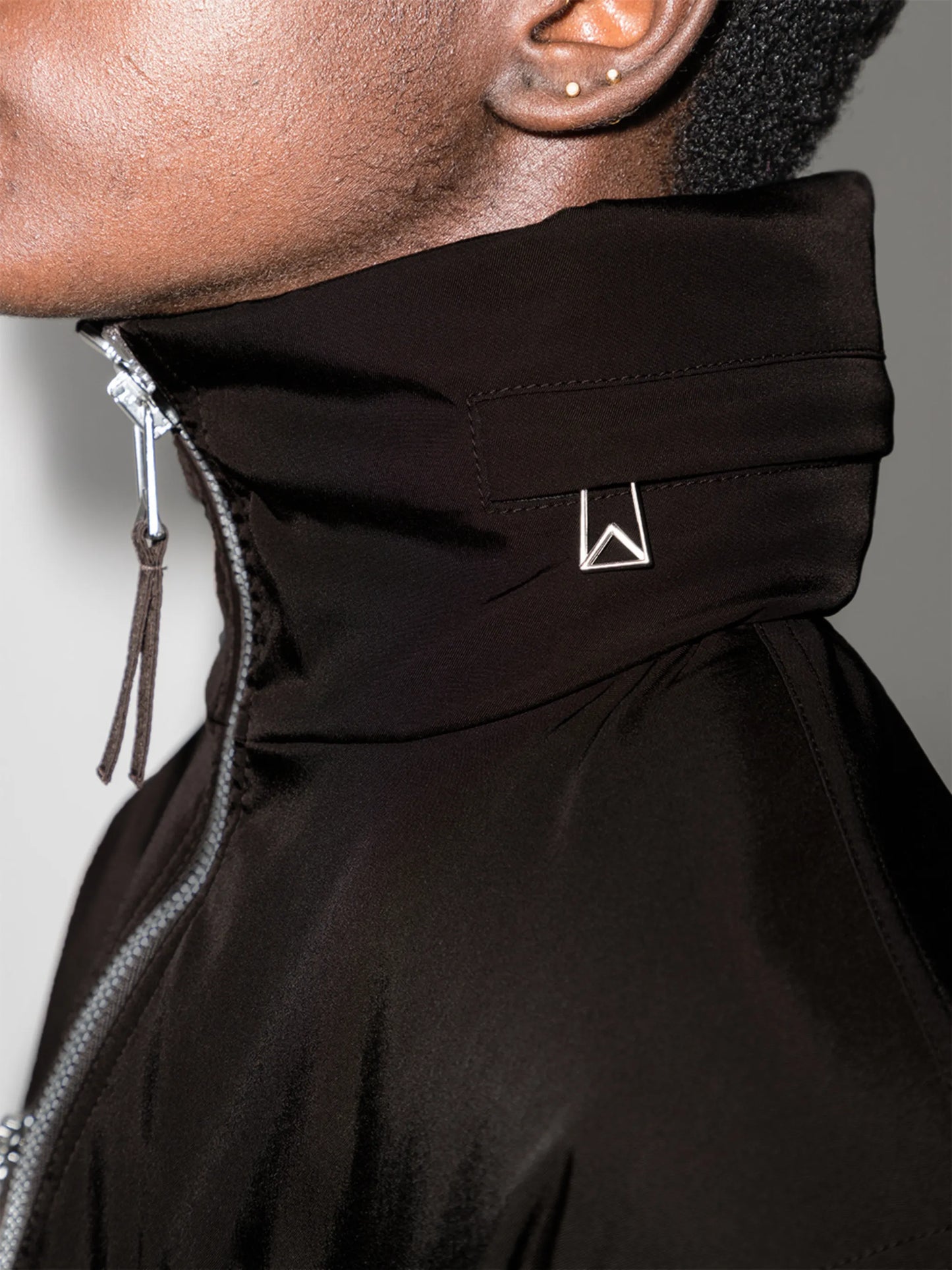 contrast-trim zip-detail hooded coat