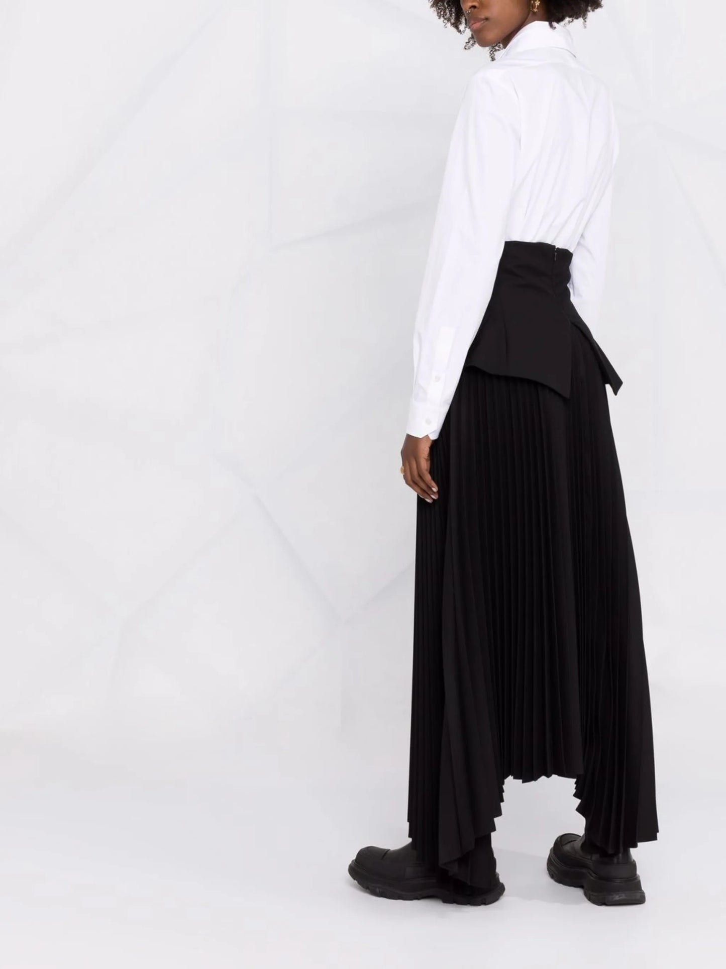 oversized pointed-collar button-front shirt