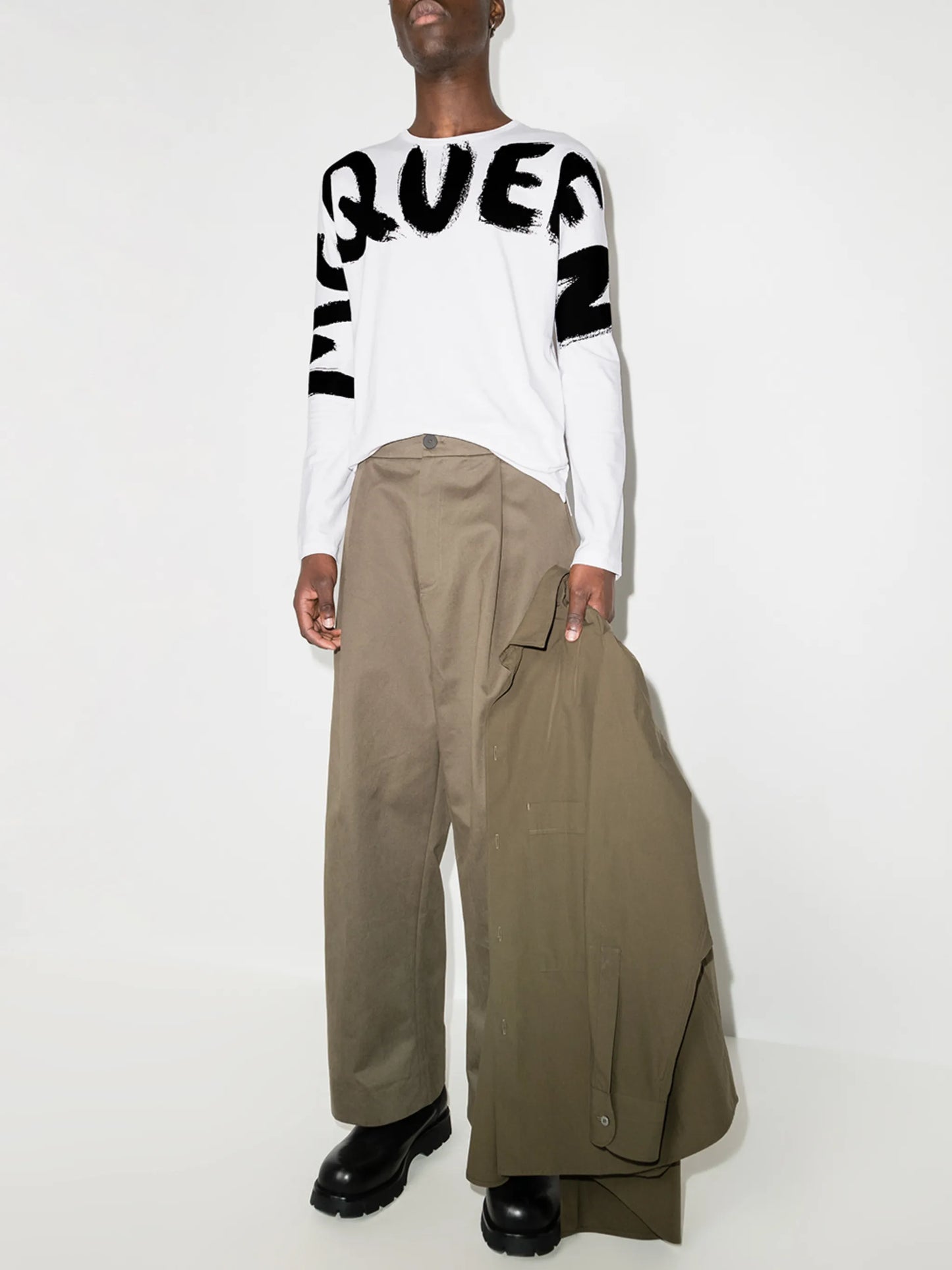 graffiti-logo long-sleeve T-shirt