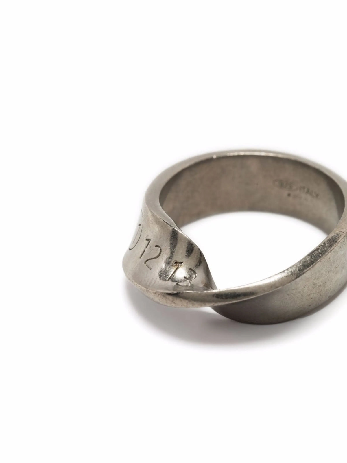 numbers-motif twisted ring