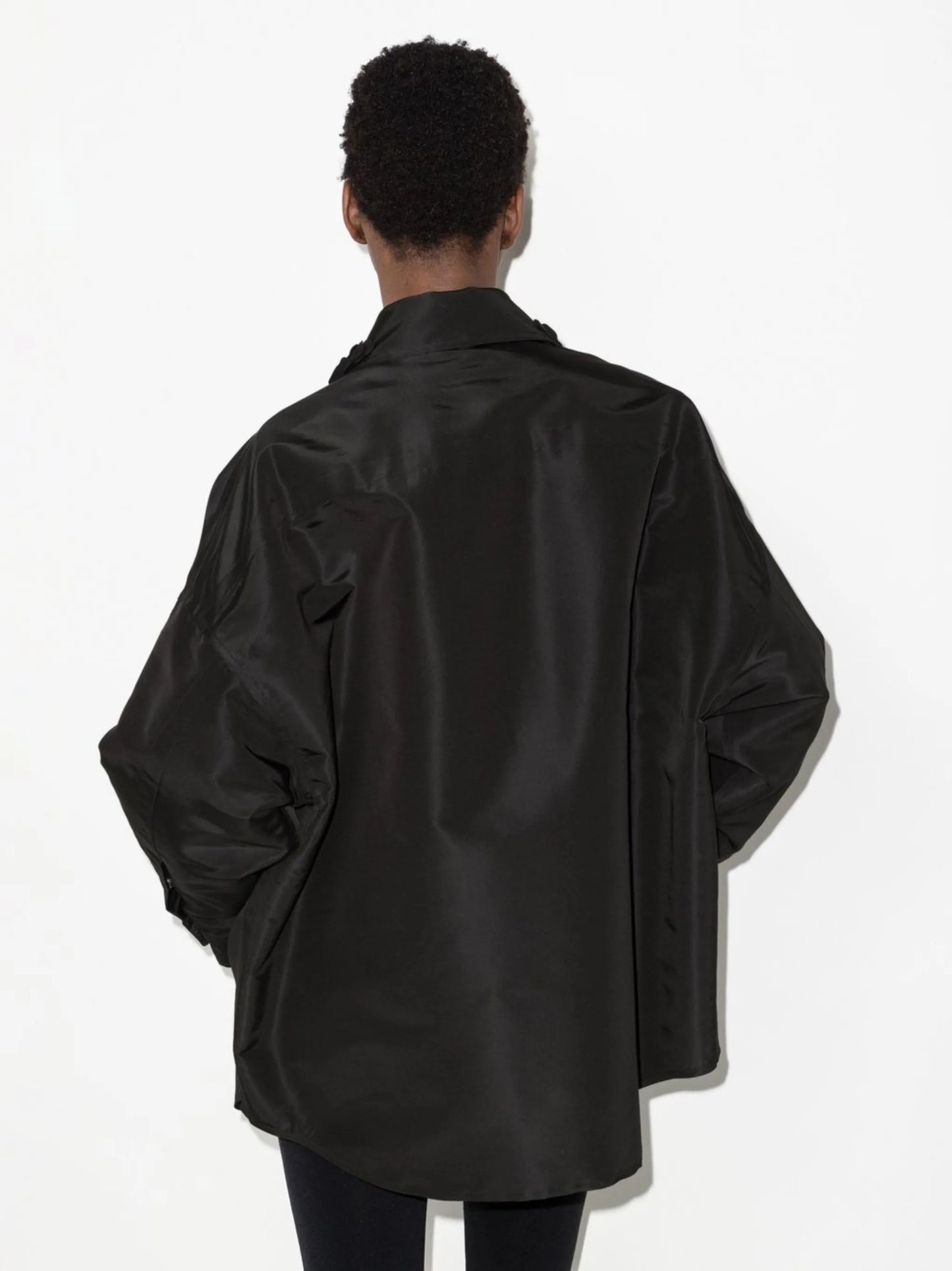 rose-appliqué collar shirt