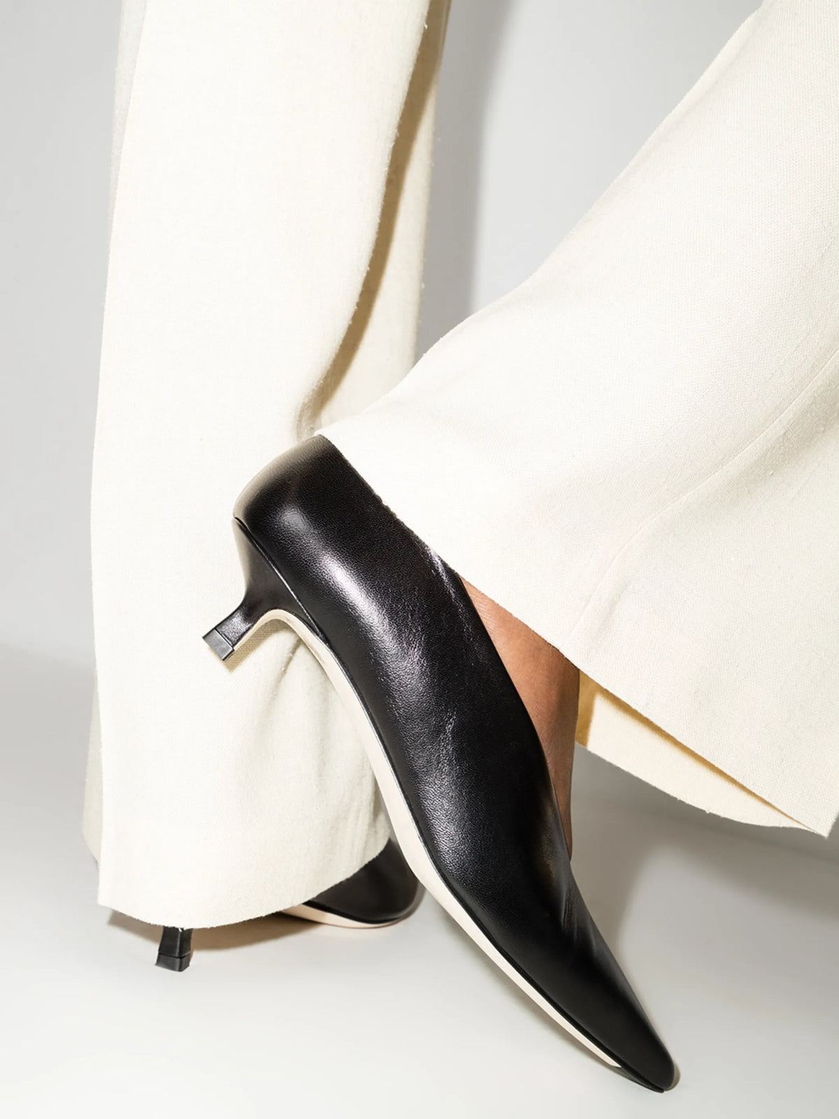 Clara kitten-heel pumps