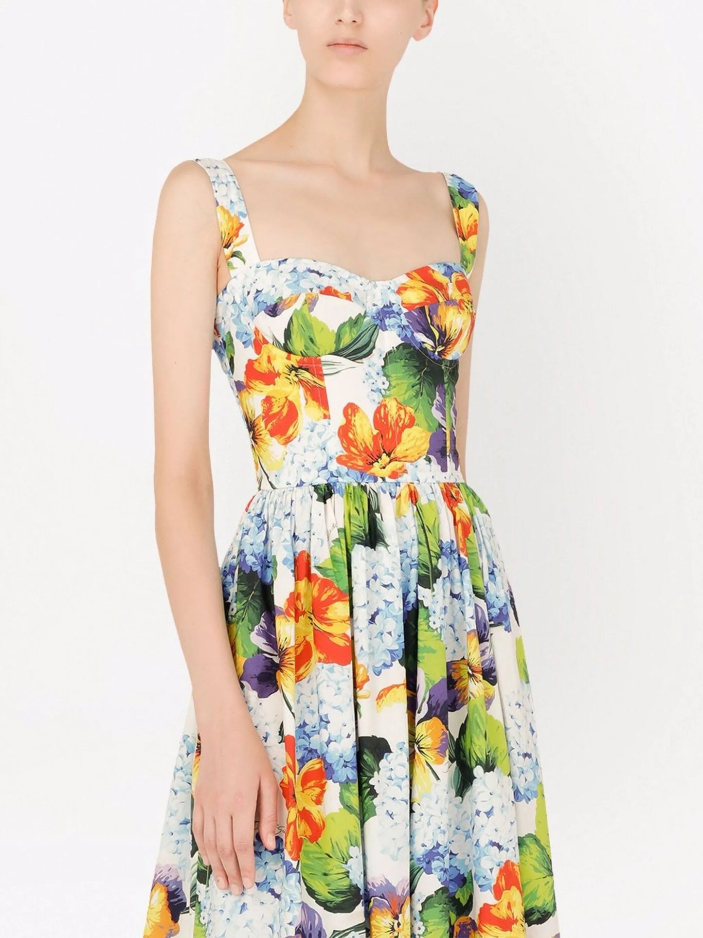 sweetheart-neck graphic-print dress