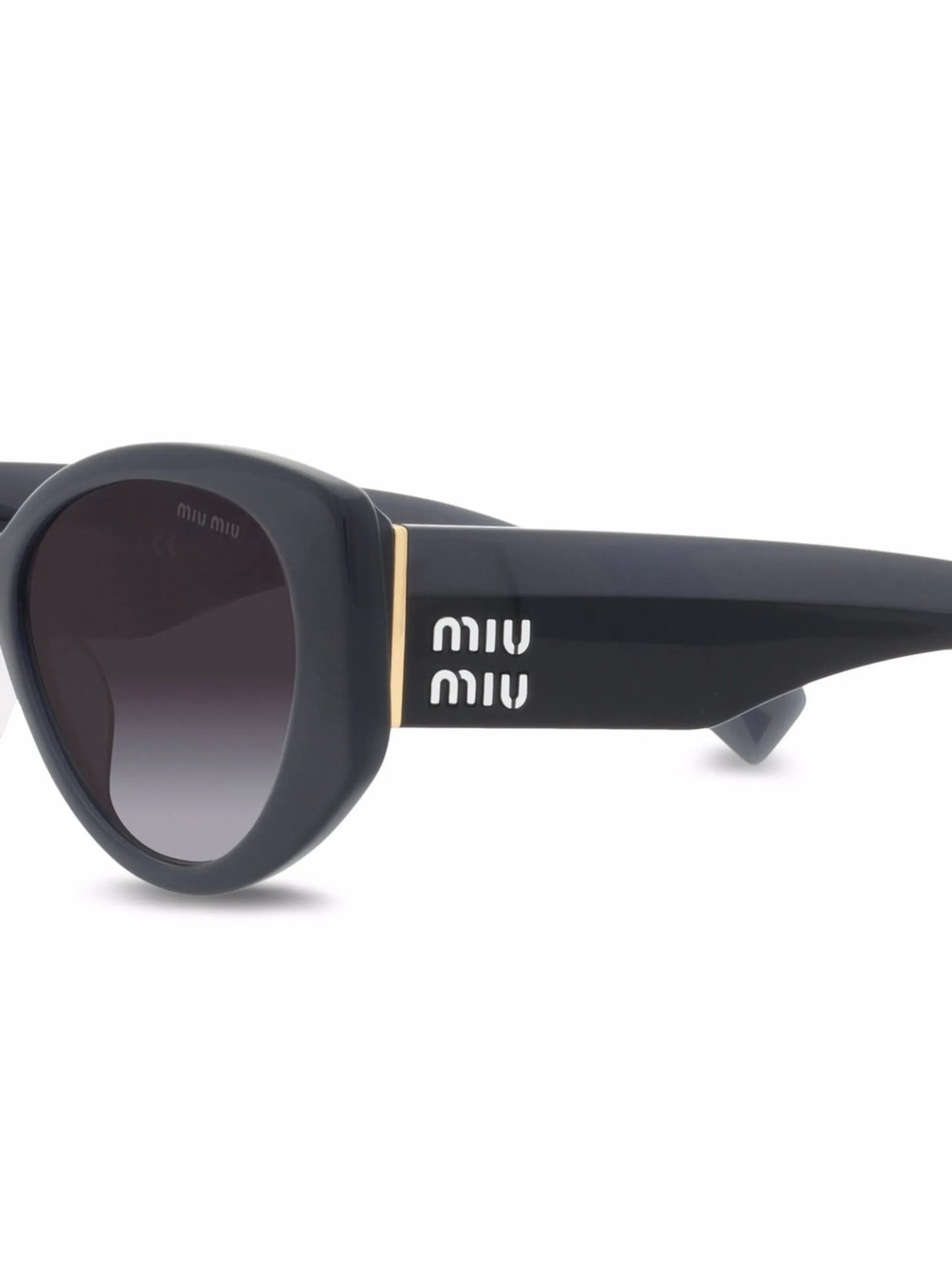 cat-eye frame sunglasses