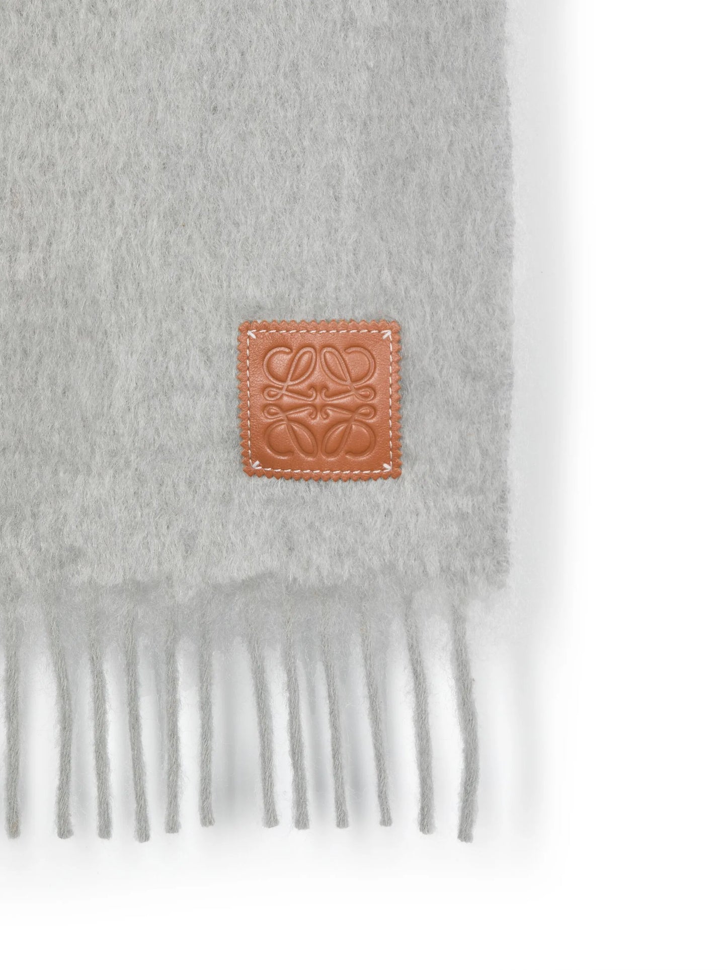 Anagram-patch scarf