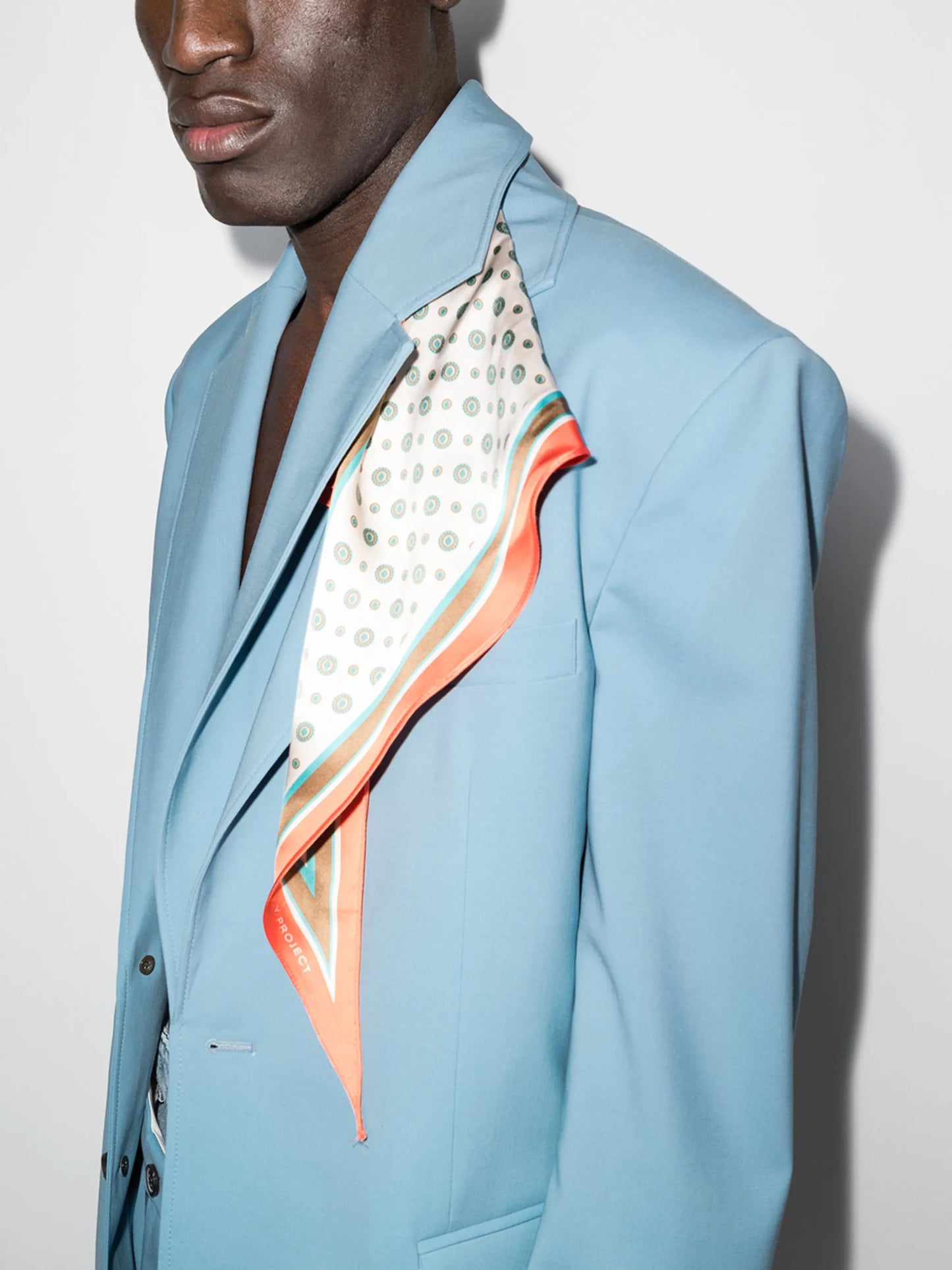 scarf-detail single-breasted blazer