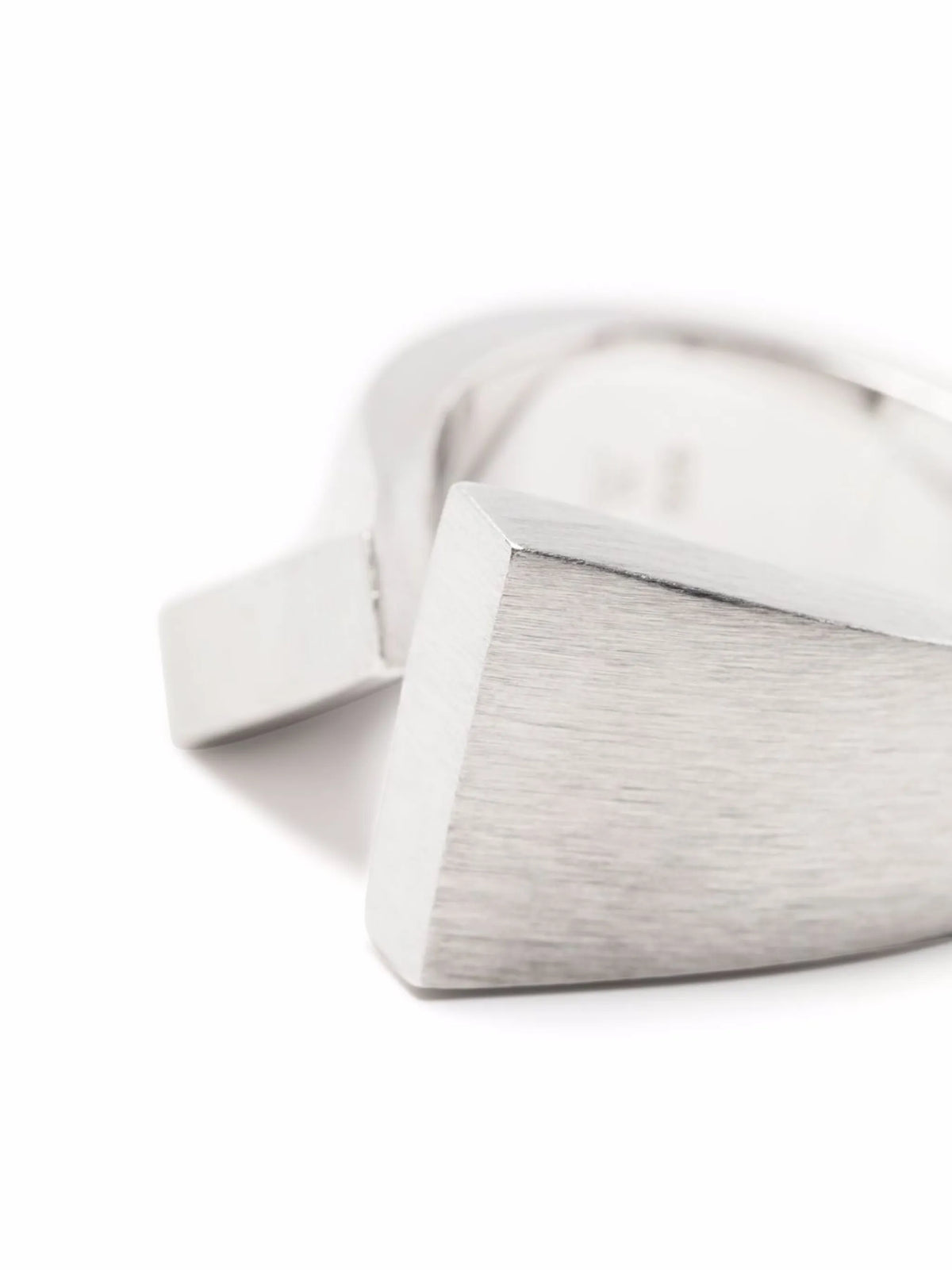 Tilt wraparound ring