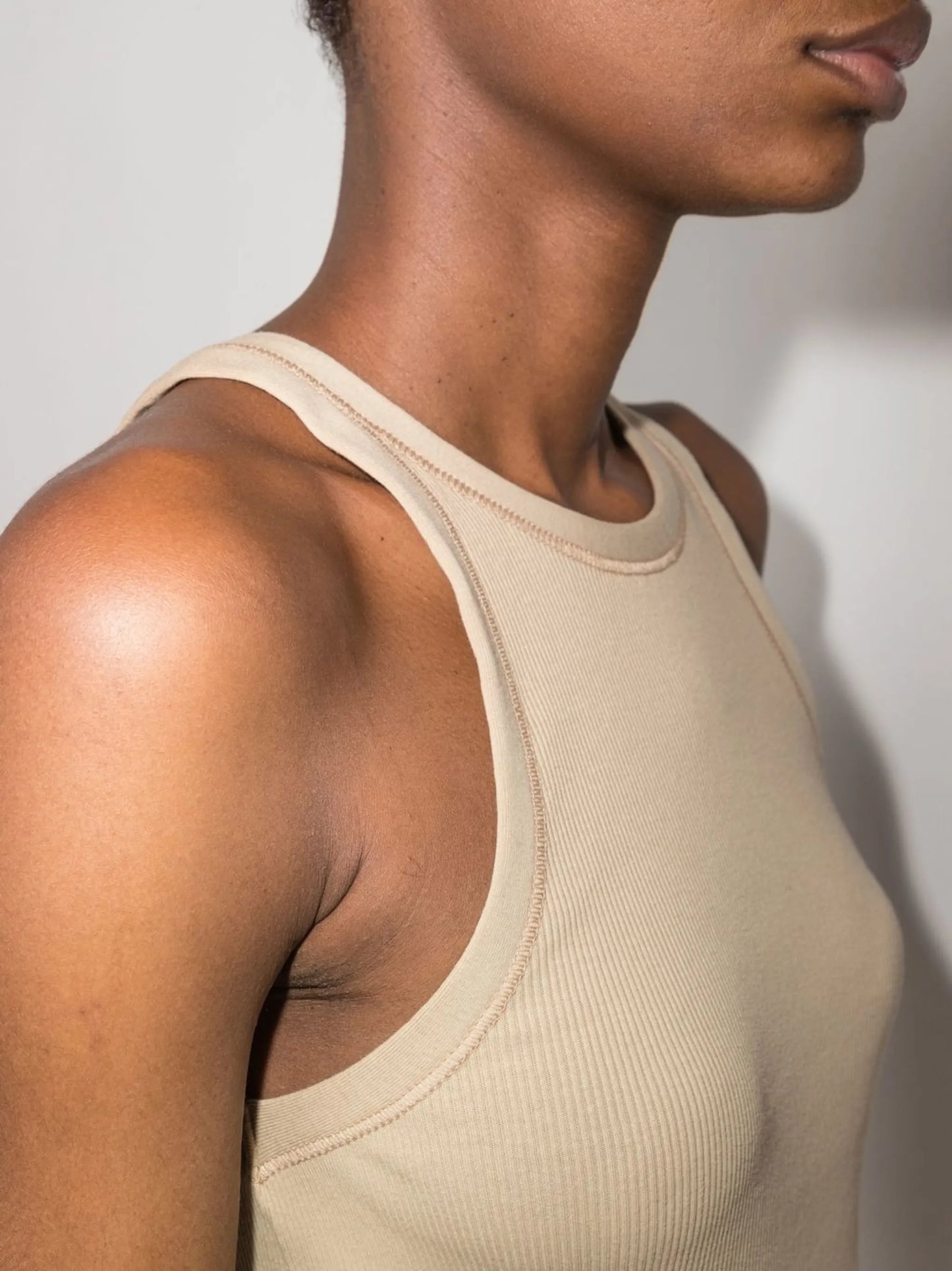 sleeveless tank top