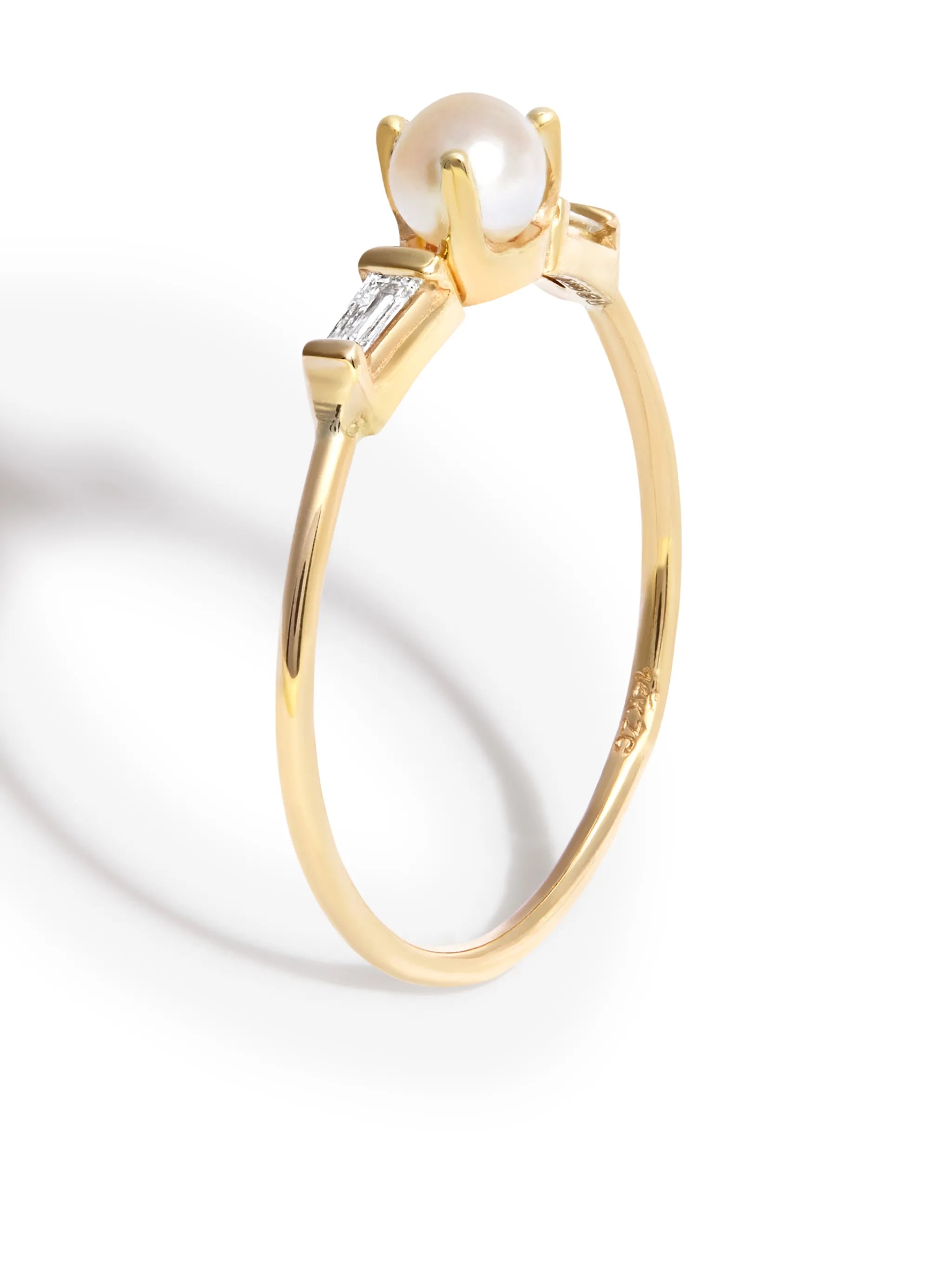 14kt yellow gold pearl and diamond ring