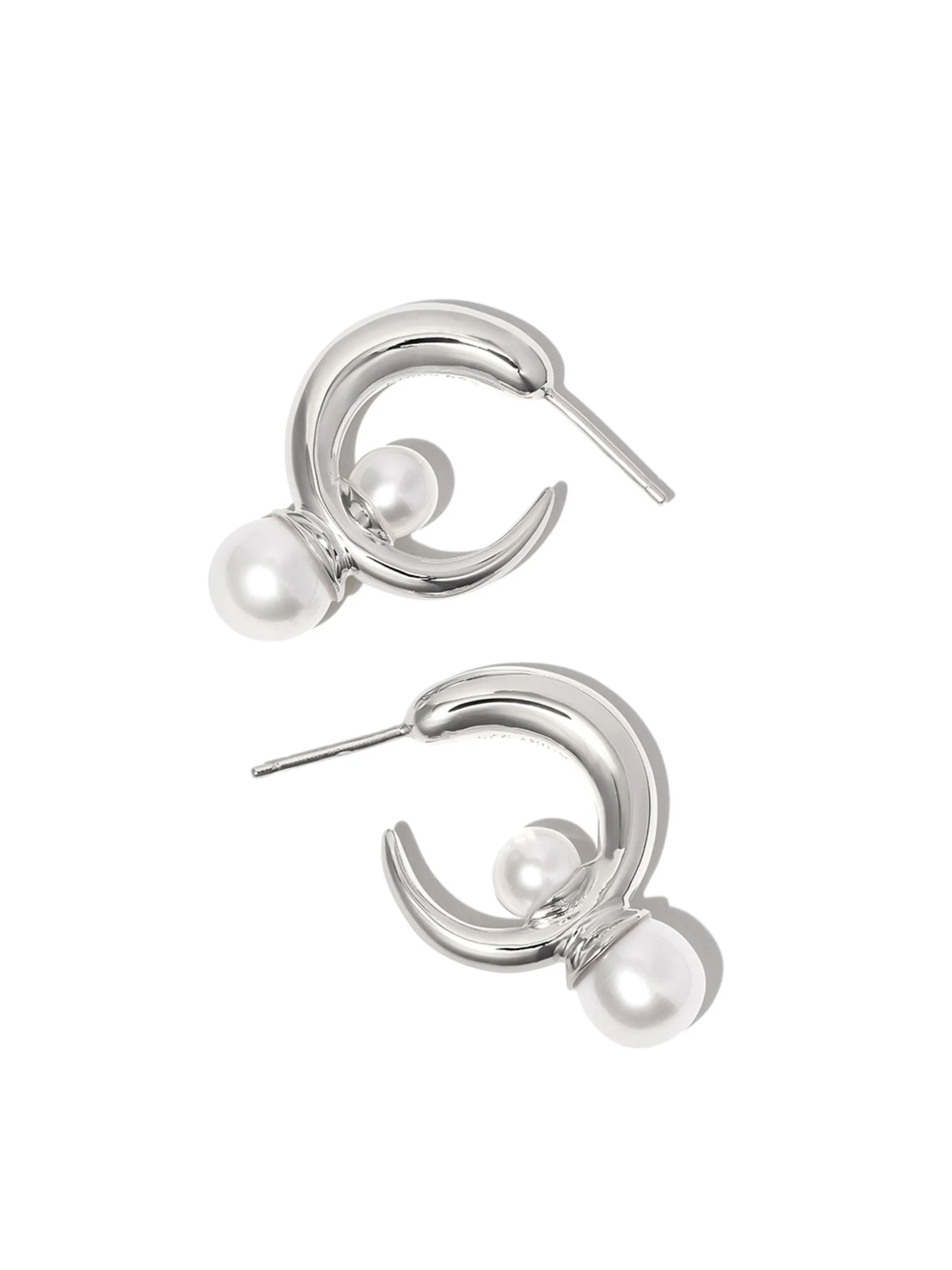 Isha huggie hoop earrings