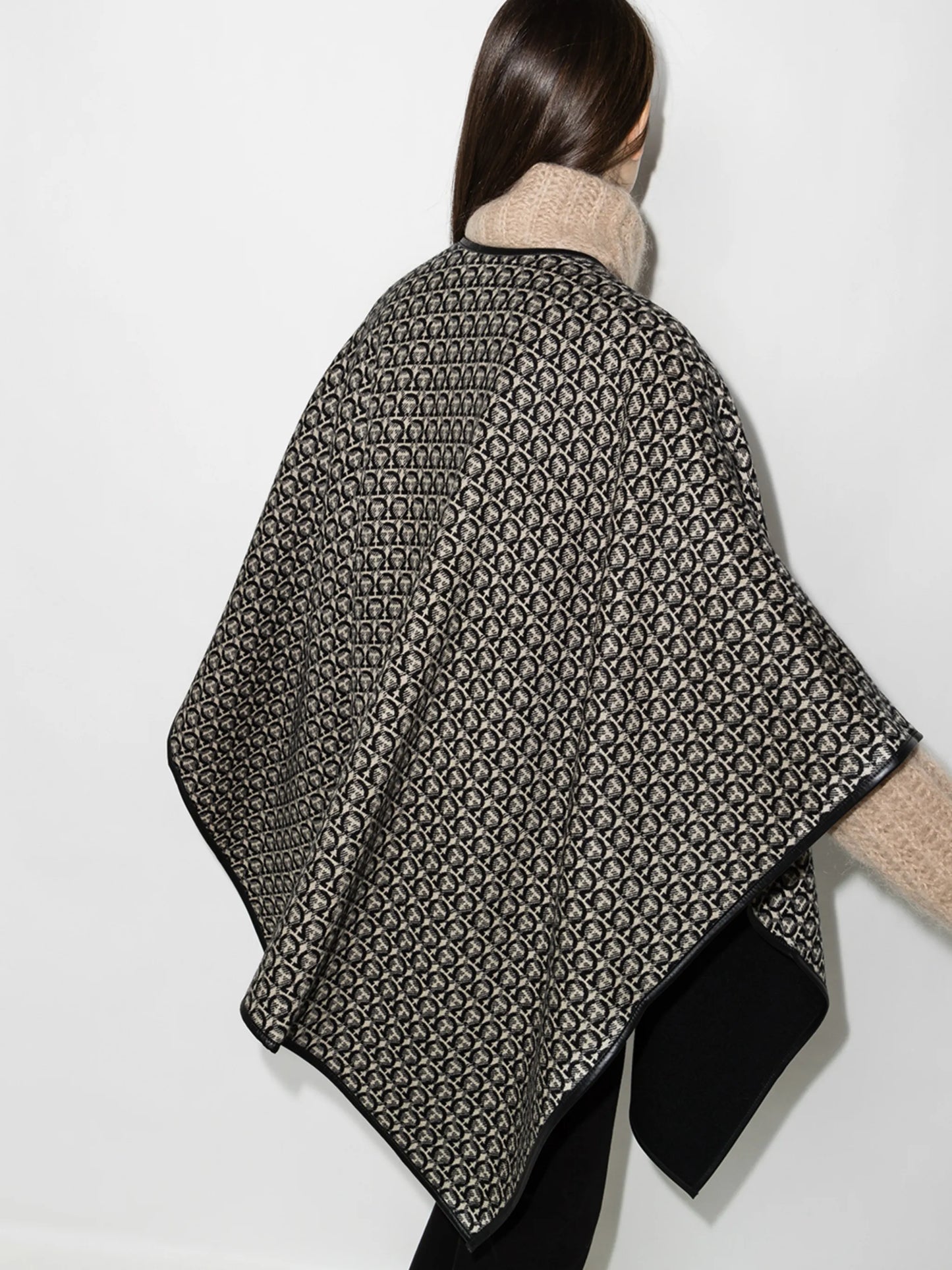Gancini cape
