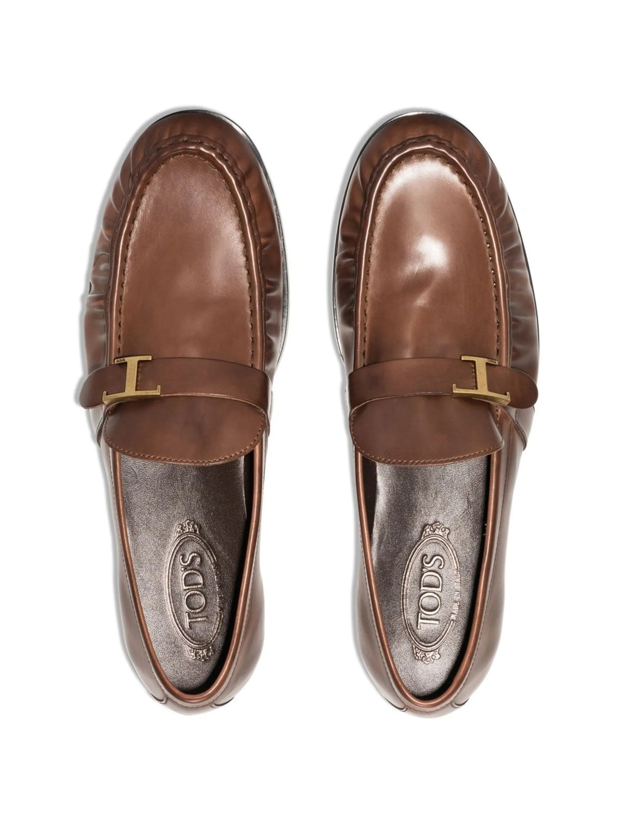 Timeless leather loafers