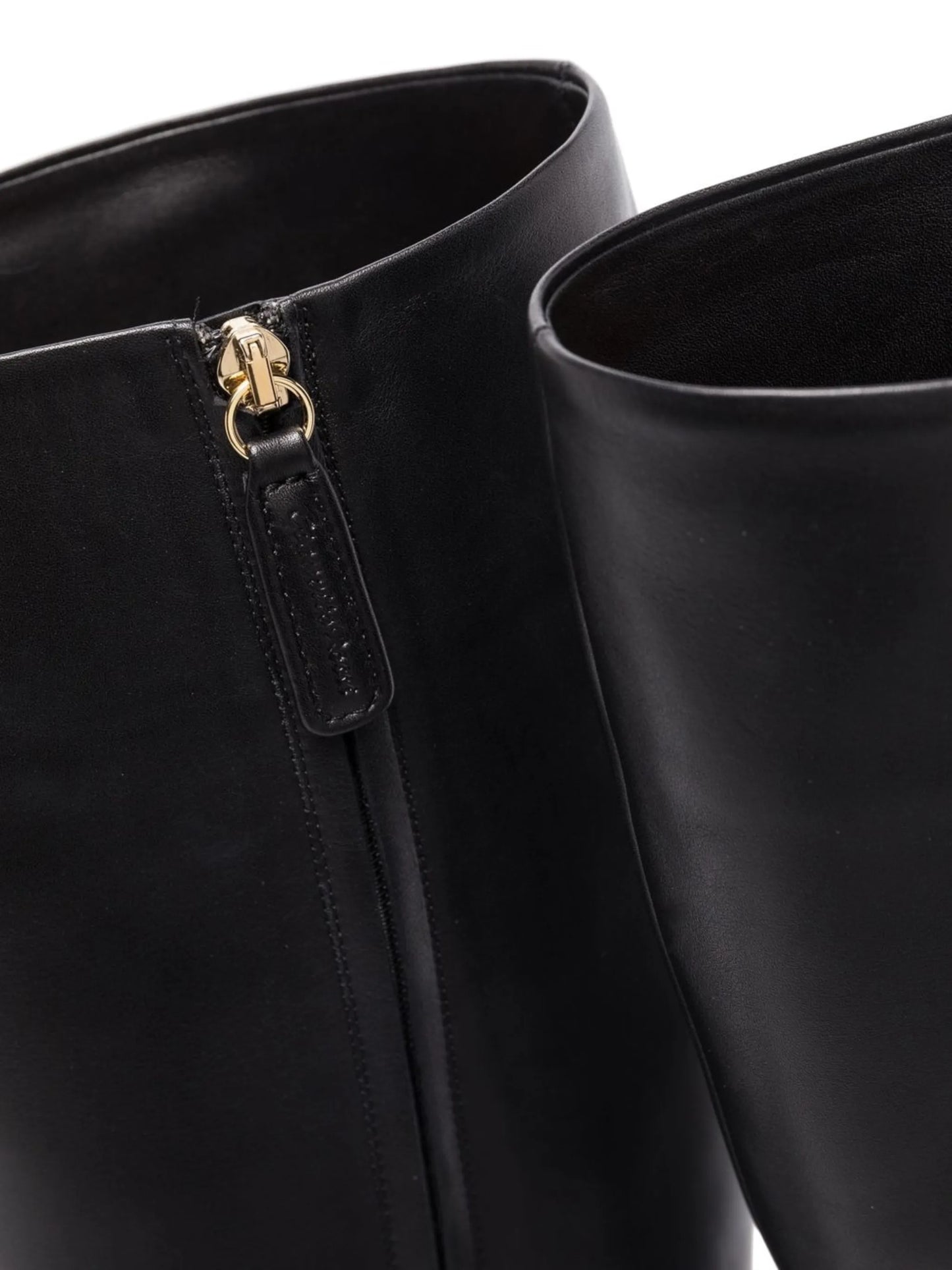 polished-finish ridged-sole boots