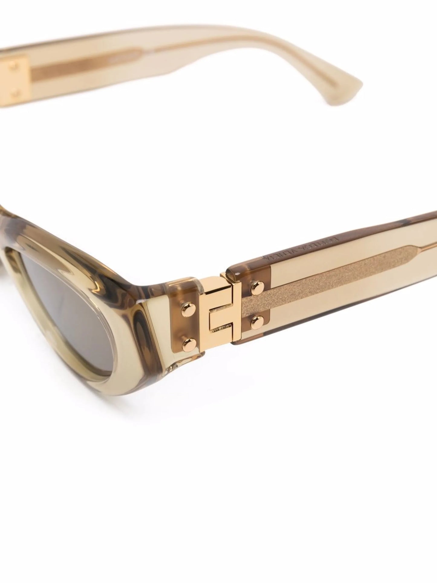 cat-eye frame sunglasses