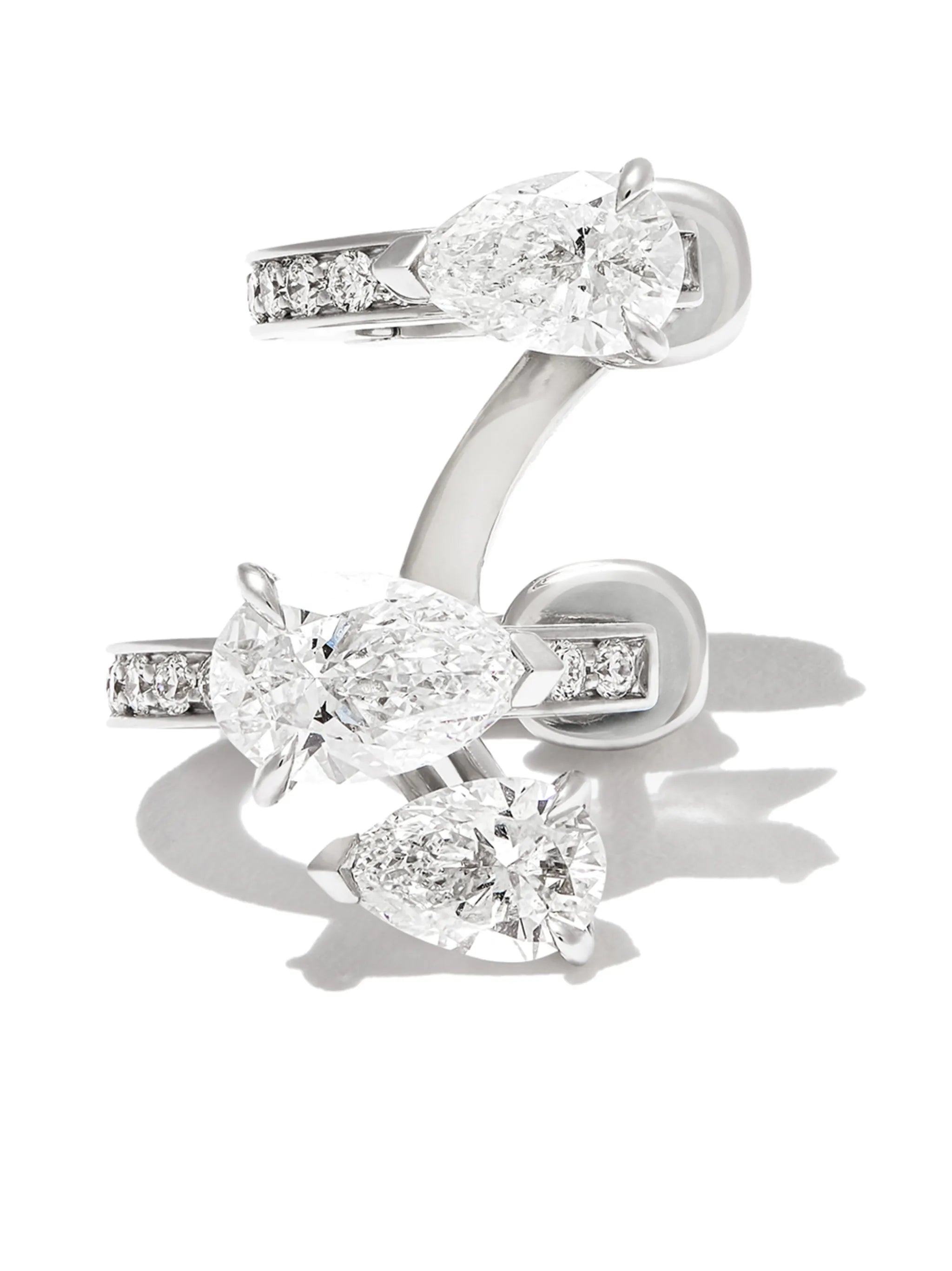 18kt white gold Serti 3 diamond cuff earring
