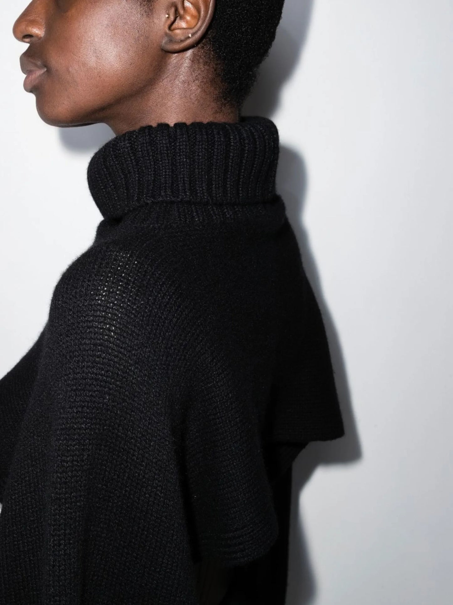 high-neck cashmere scarf
